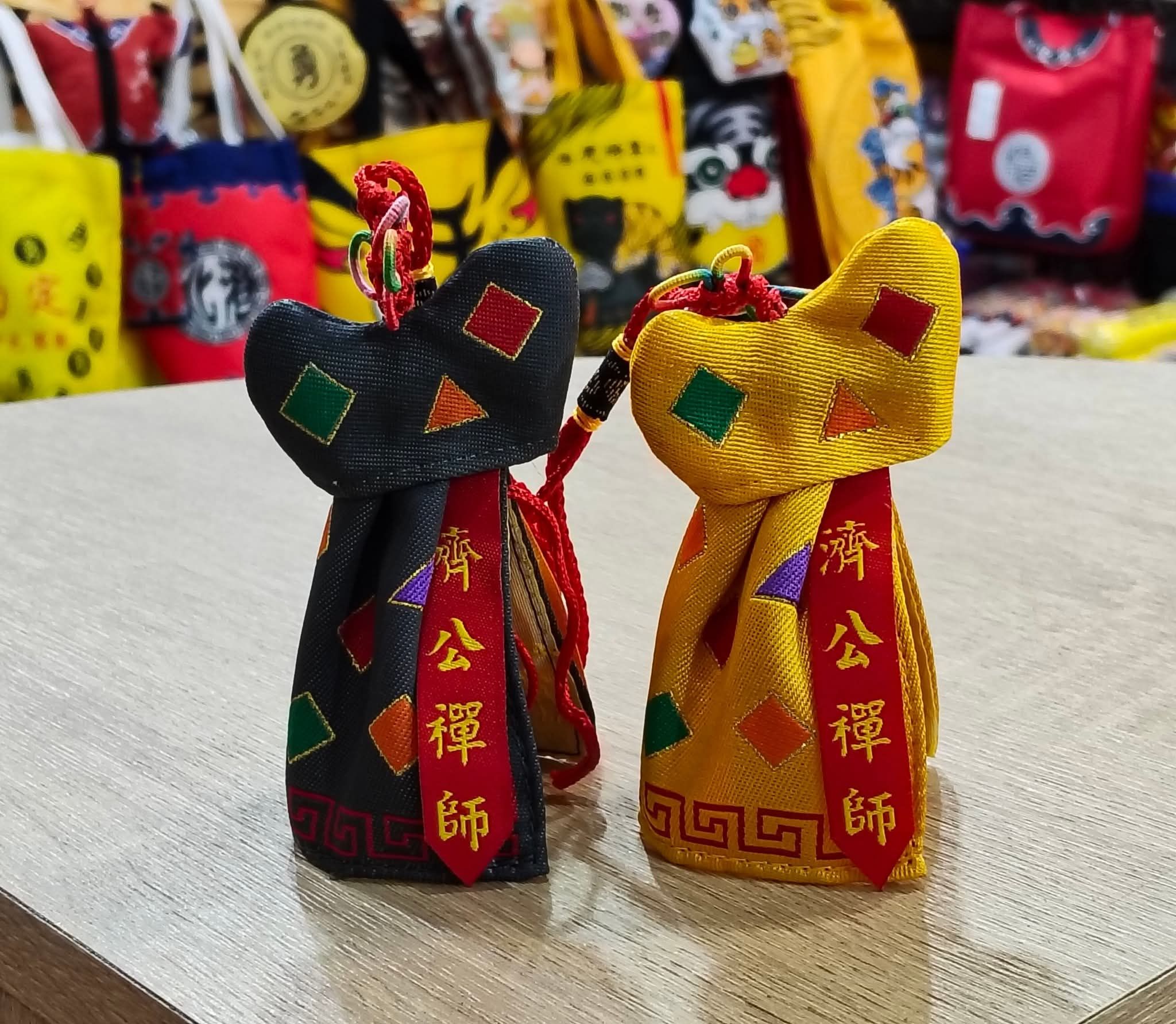 濟公立體神衣吊飾