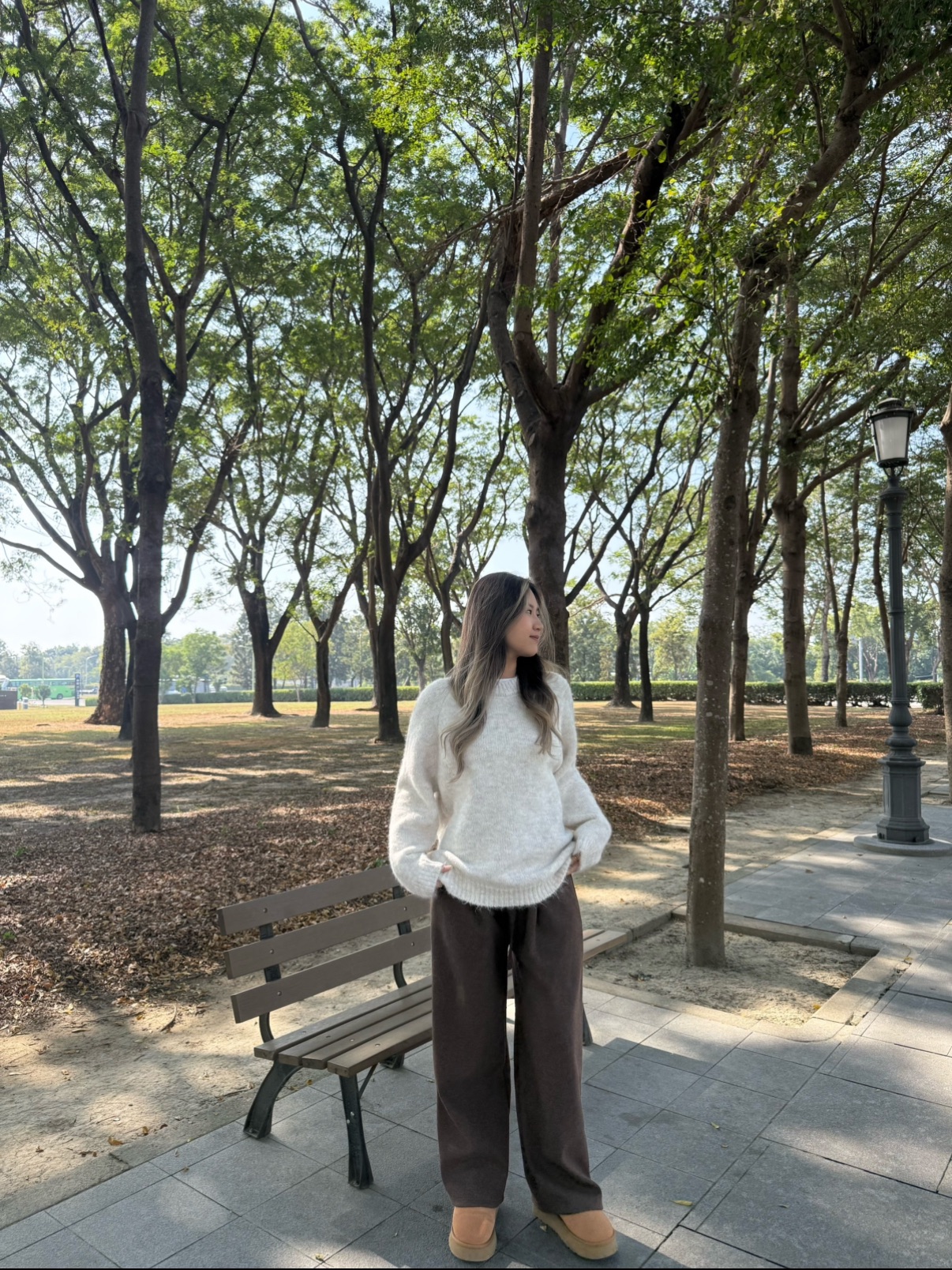 這款是質感深咖🤎高腰 休閒 垂感 軟糯舒適 加絨 直筒 糯米褲