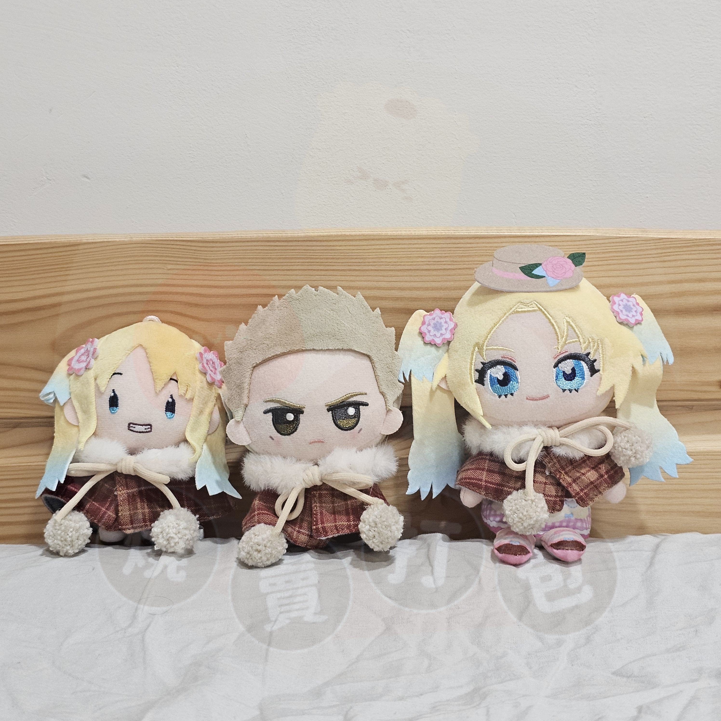 紅色格子毛毛斗篷