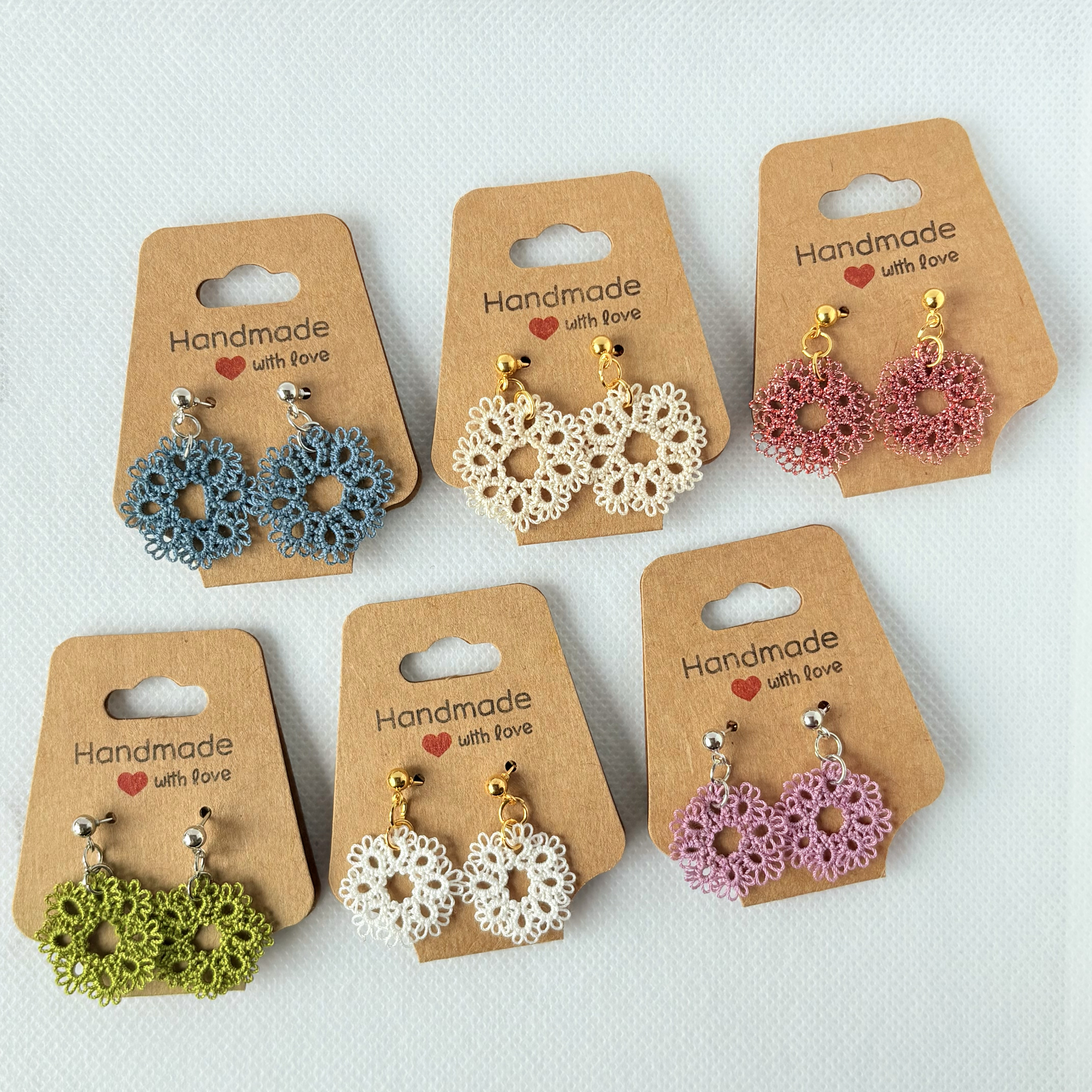 氣質耳環｜梭編蕾絲小花圈｜不繡鋼耳針不易過敏｜日常輕盈手作飾品