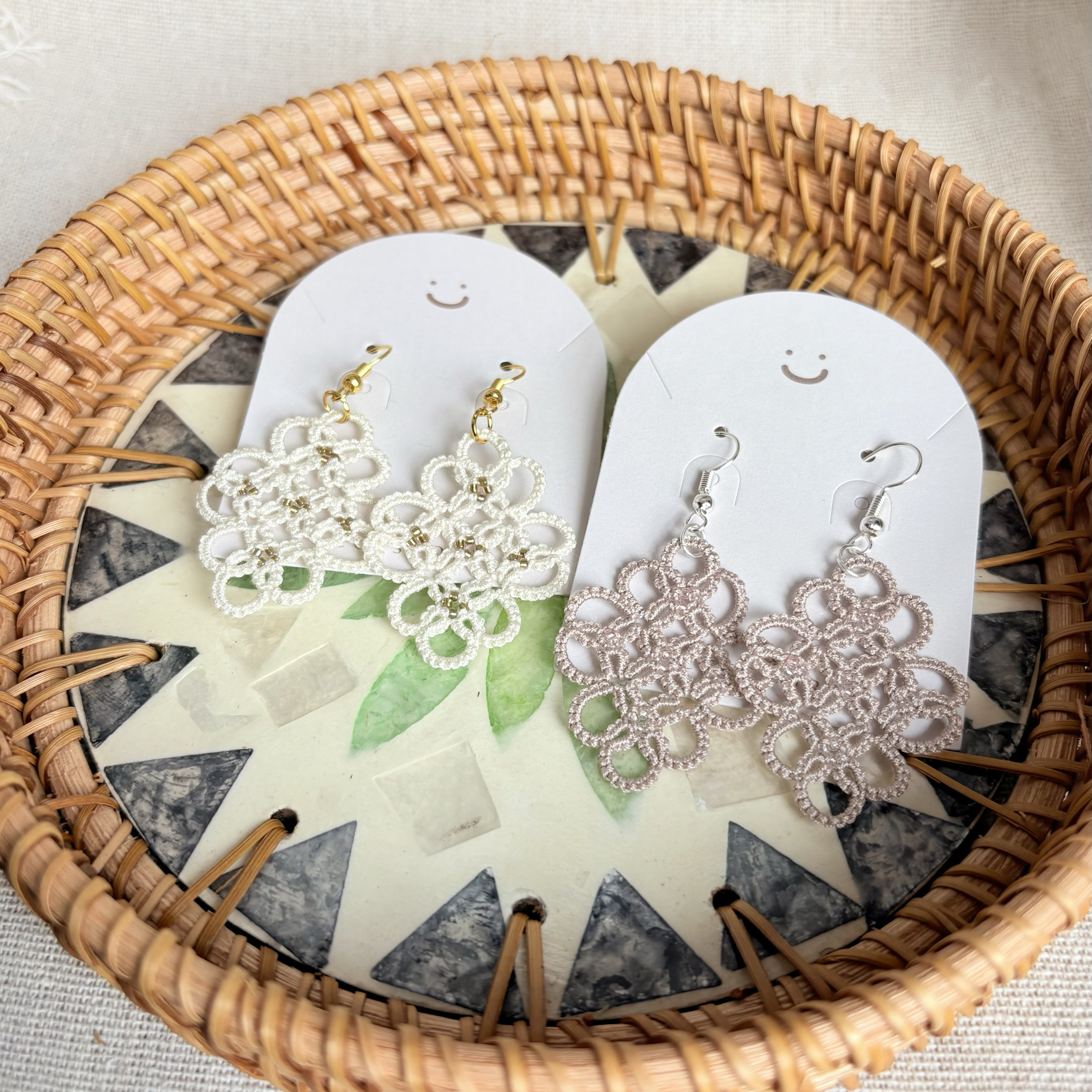 氣質耳環｜梭編蕾絲·椰奶拿鐵｜316不繡鋼耳針不易過敏｜日常簡約手作飾品