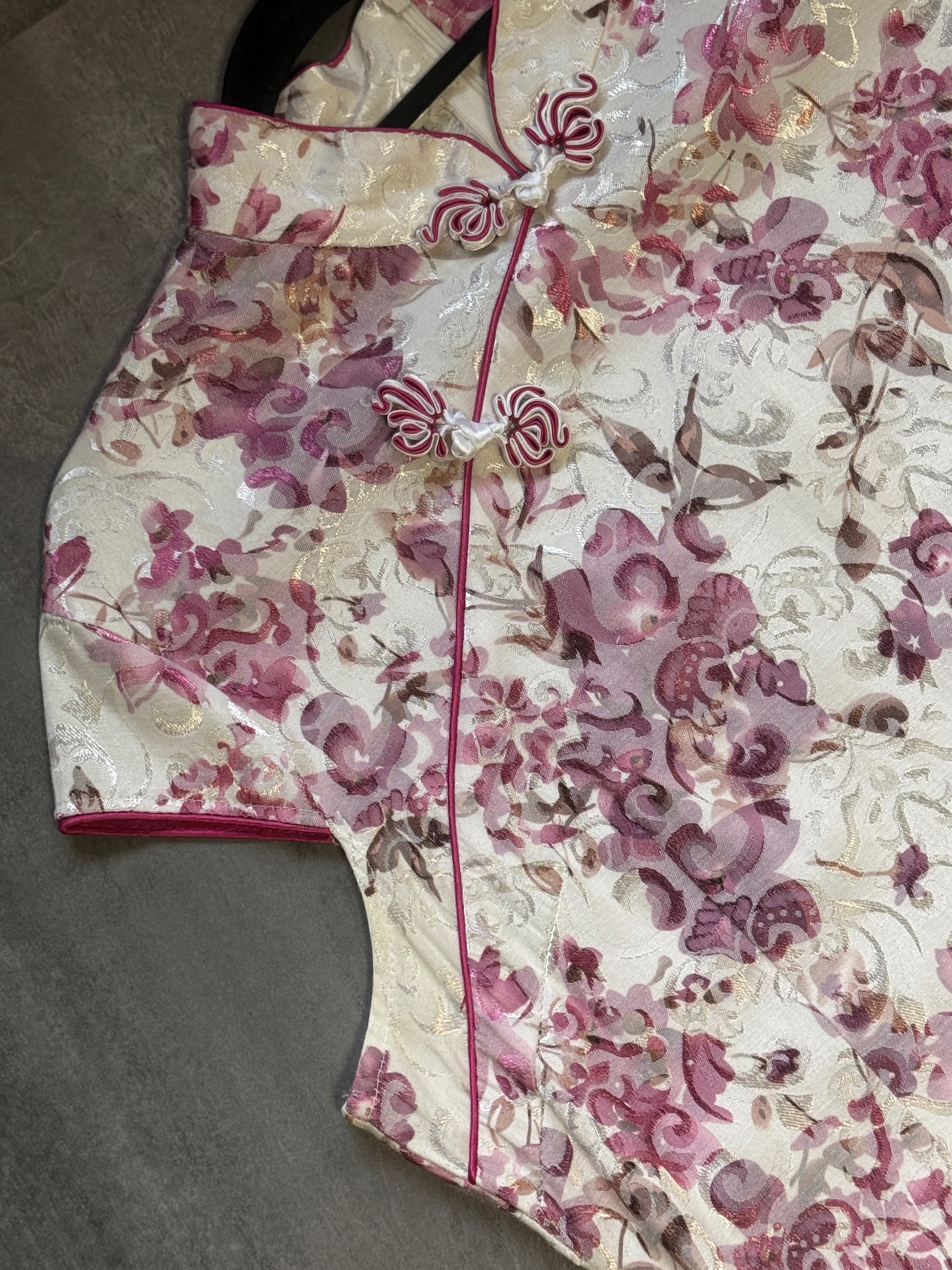 莓色緞花短款 - 標準尺寸 XXXL