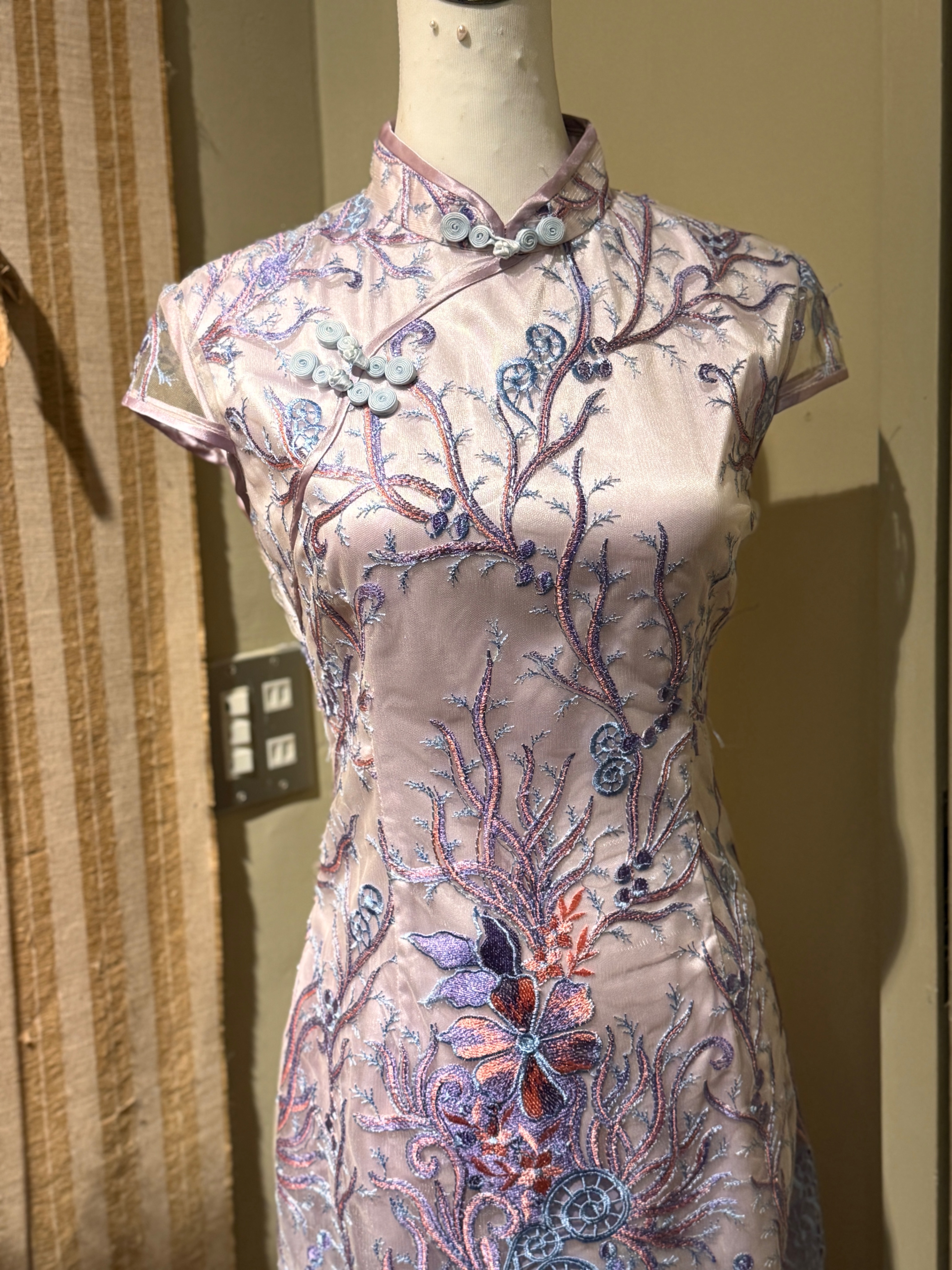 刺繡旗袍 - 標準尺寸 S