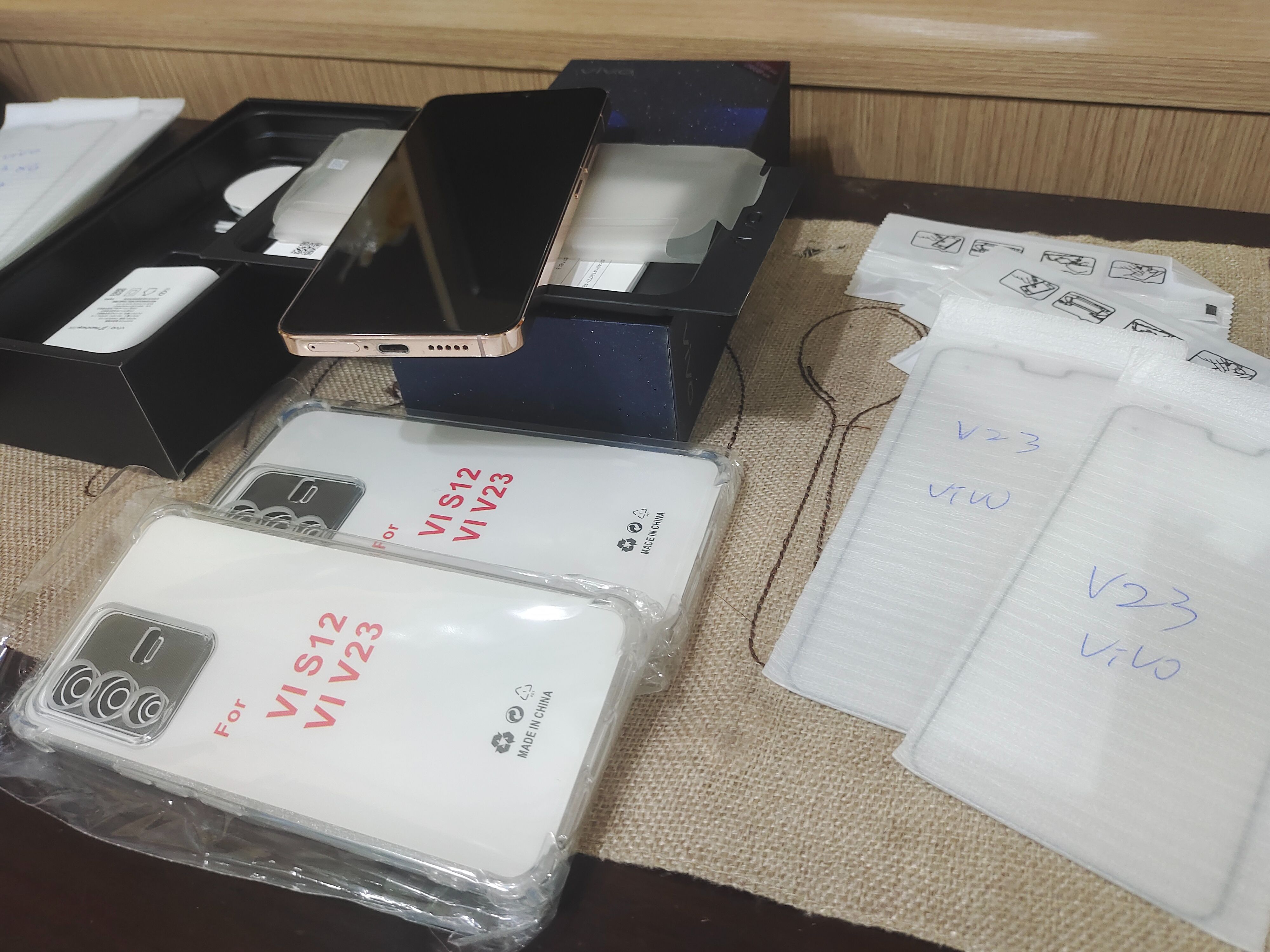 Vivo v23 近99.9%的新手機12g/256g