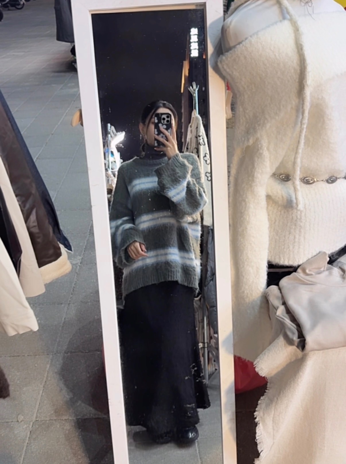 🛒亮色長磨毛圓領寬鬆毛衣