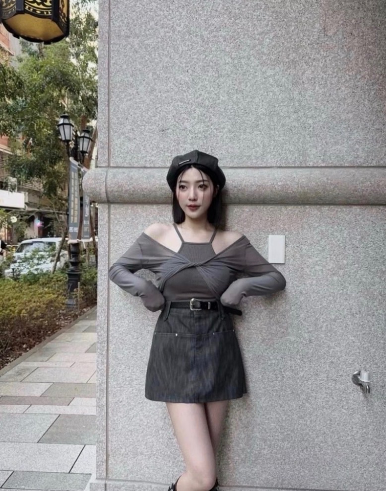 ✨折扣款🛒卯釘暈染皮短裙*附皮帶