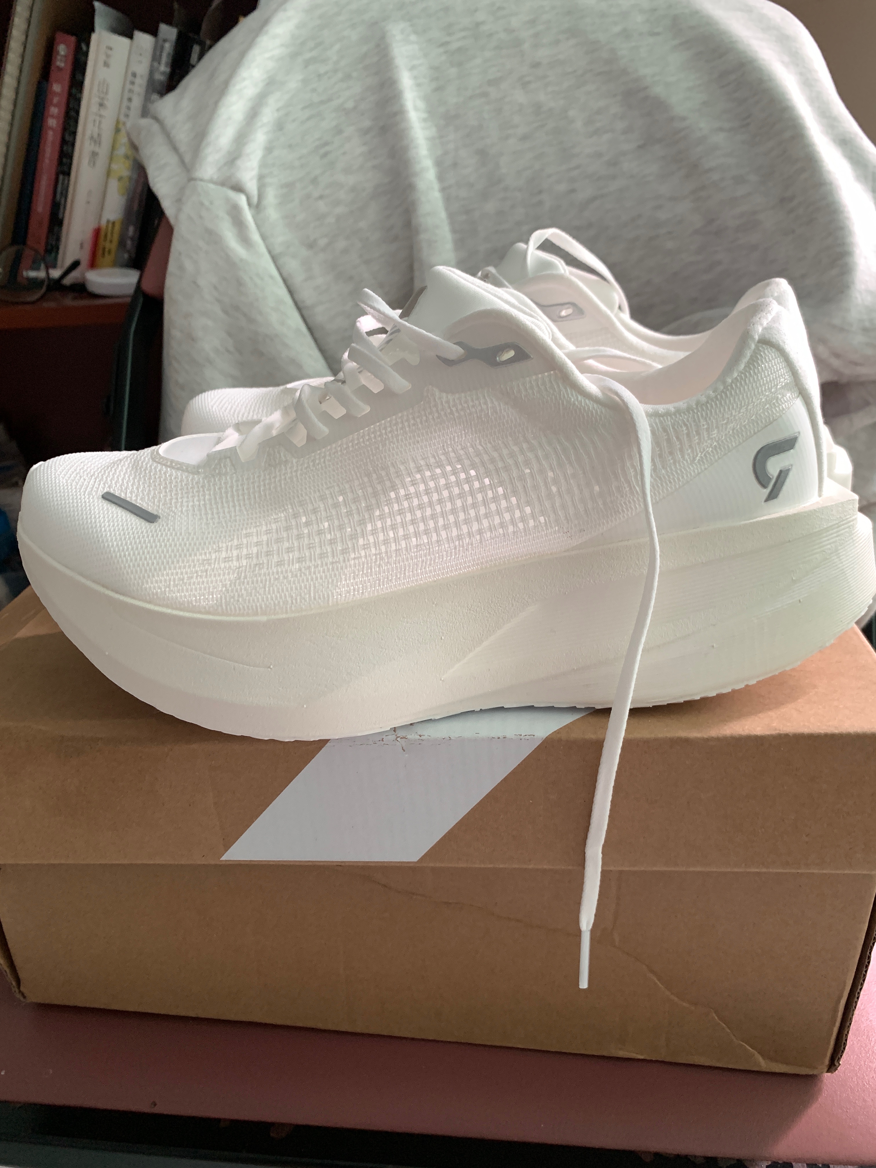 [大鯰］小鯰輕量緩震速訓跑鞋