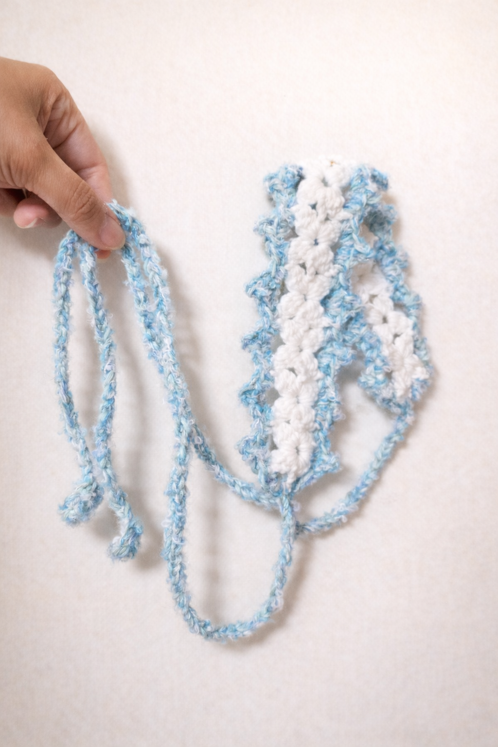 手混幸運草髮帶（顏色與雲朵髮圈相同）