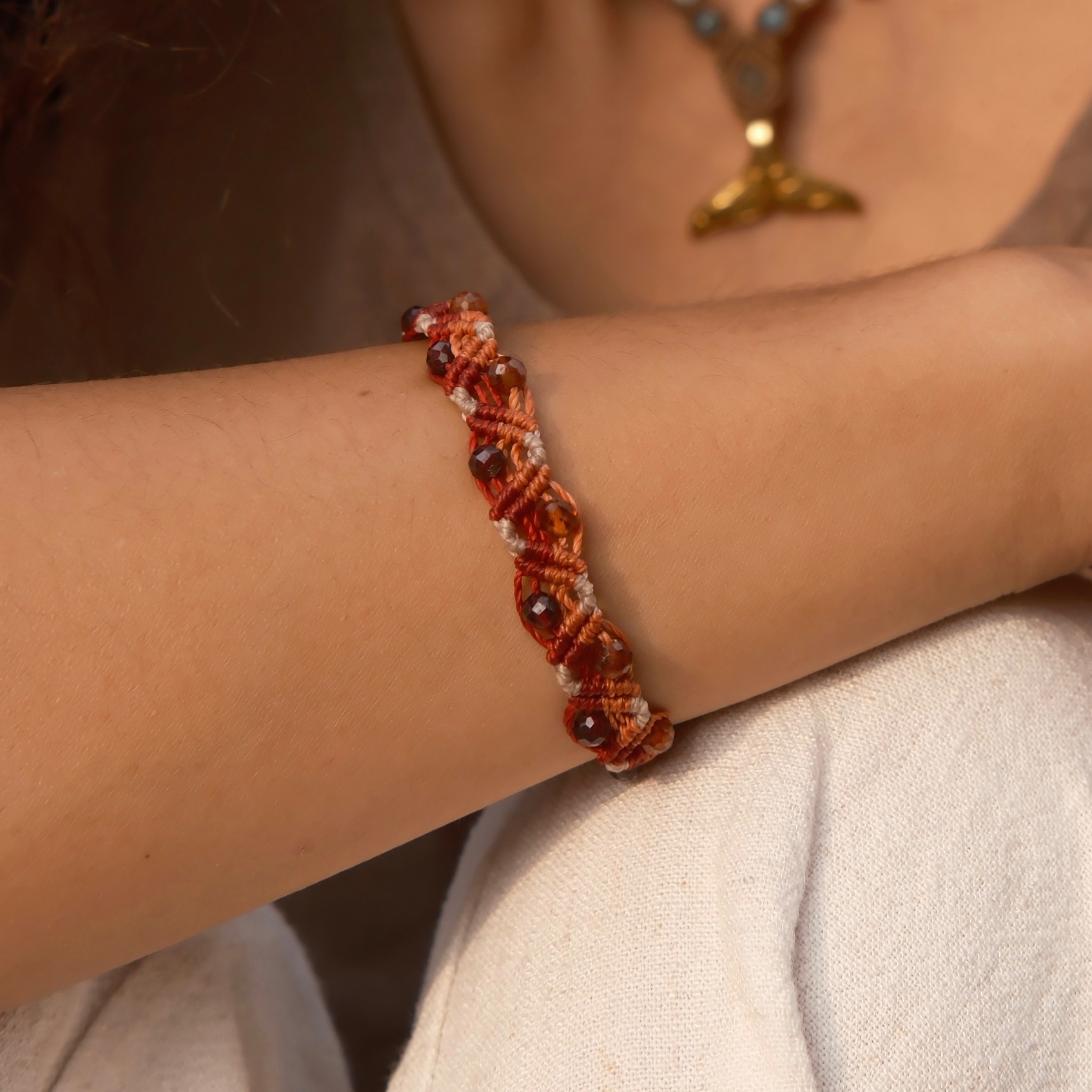 女神能量編織手繩//紅石榴石|橘石榴石|太陽石|月光石