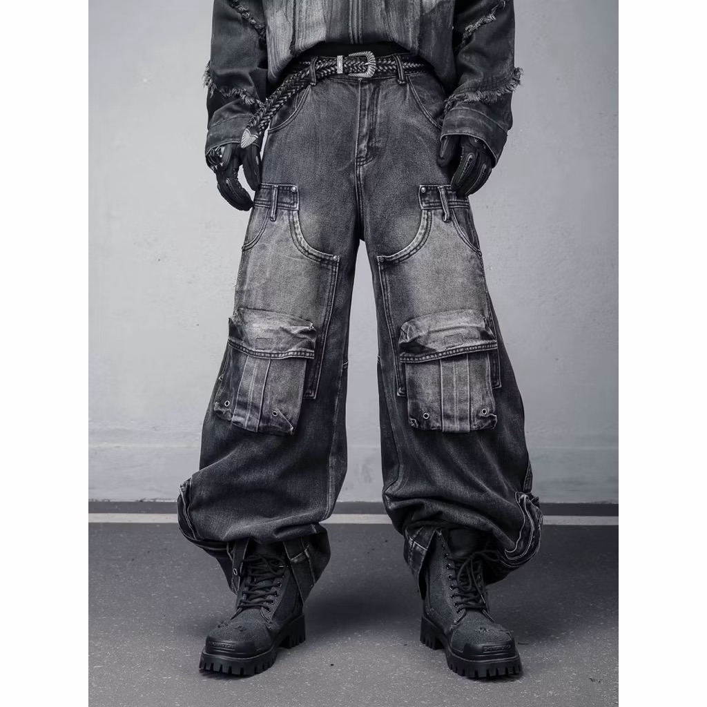 【Eternity】龐克廢土風美式重工多袋不規則釦子釘子做舊復古工裝牛仔褲 寬鬆解構彎刀設計闊腿褲