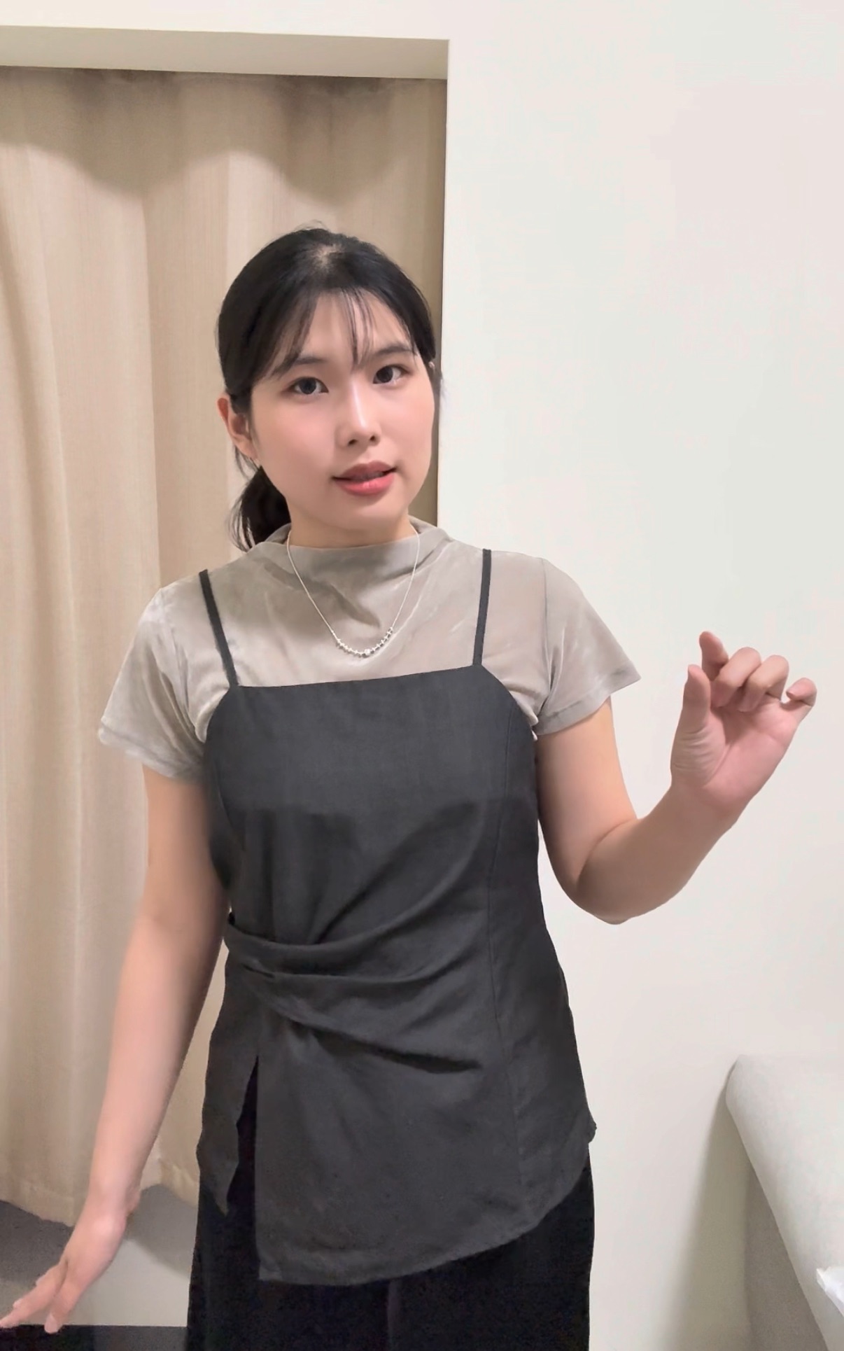 細網紗絨面打底透膚上衣（預購）