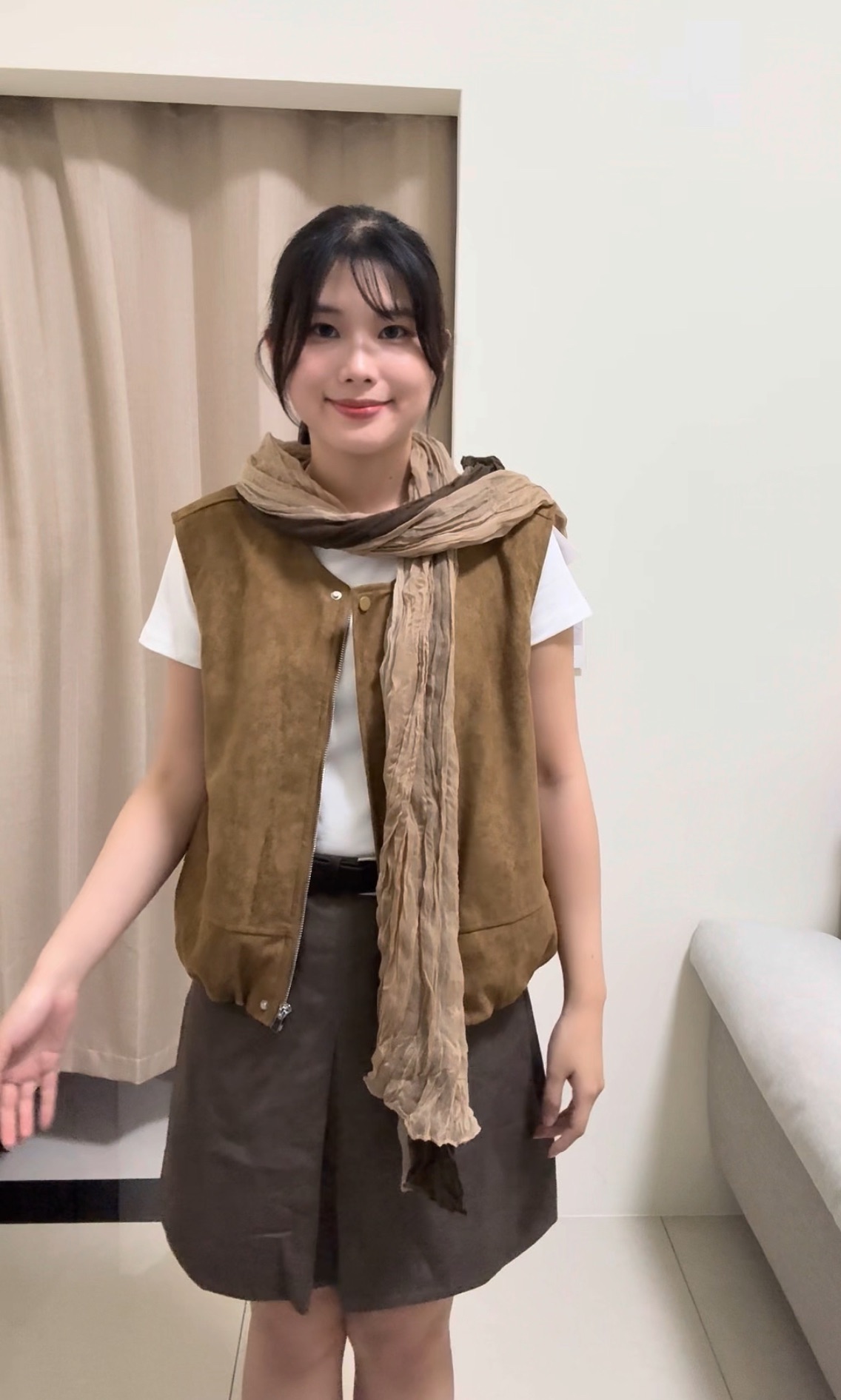 附絲巾鹿皮絨背心（預購）