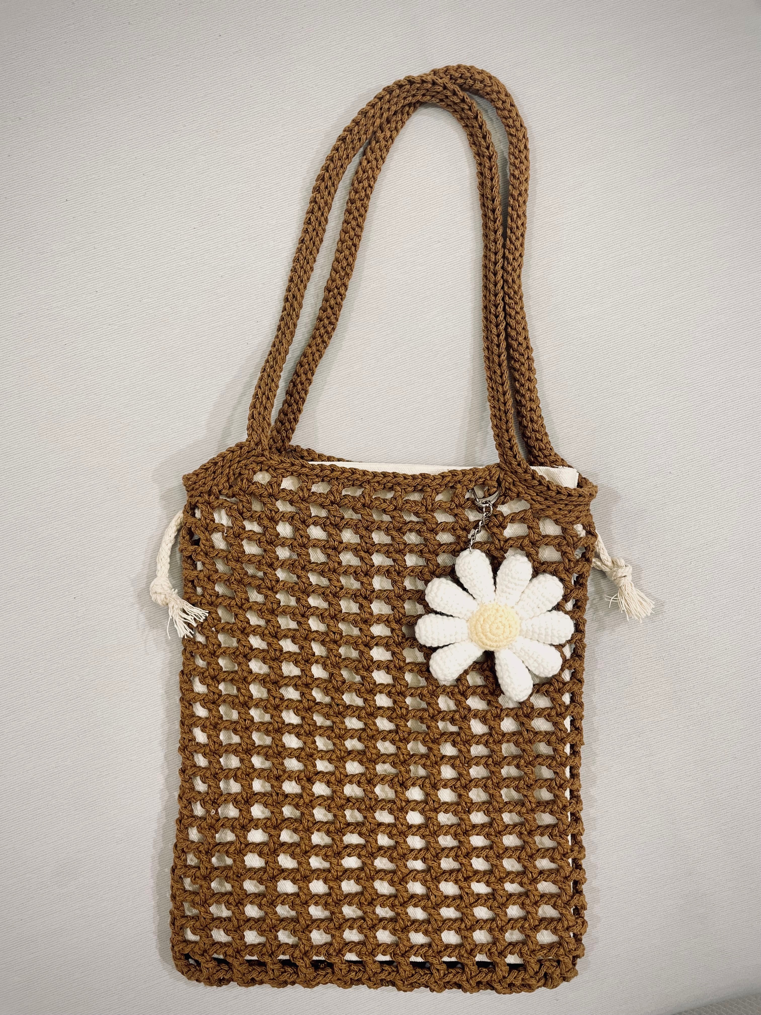 洞洞肩背包+雛菊吊飾