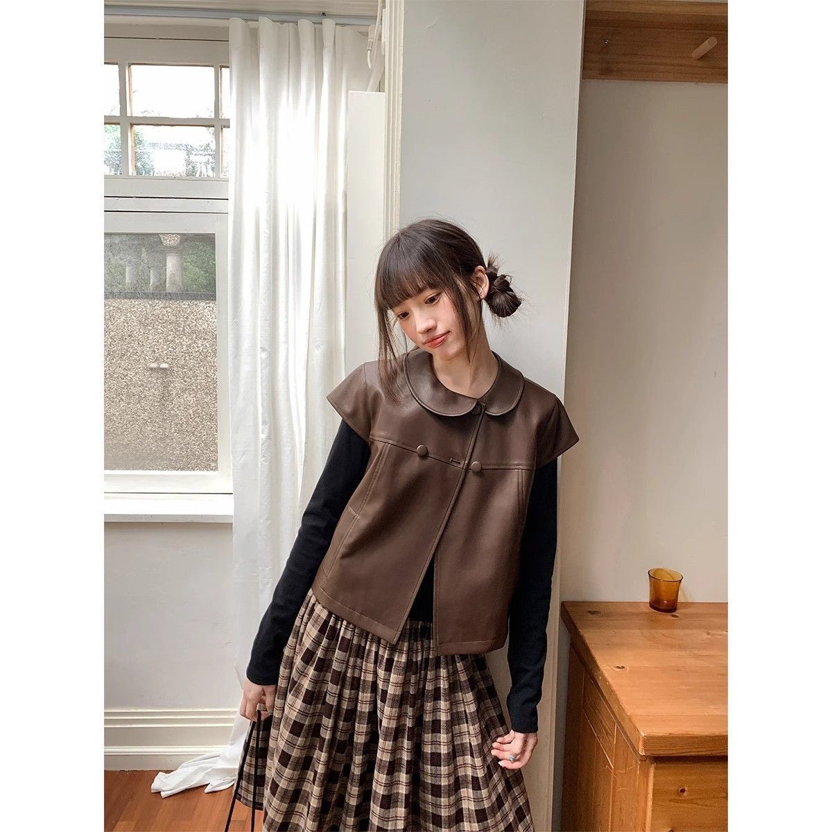 復古咖啡娃娃領皮衣馬甲୨୧ ̊