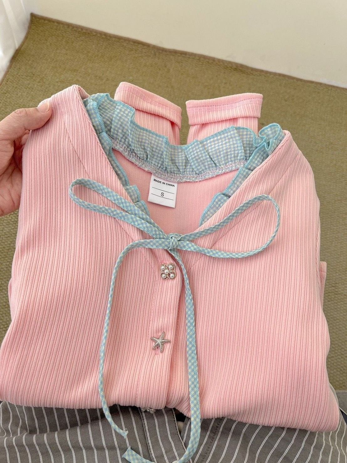 粉嫩嫩V領蝴蝶結針織開衫୨୧ ̊。