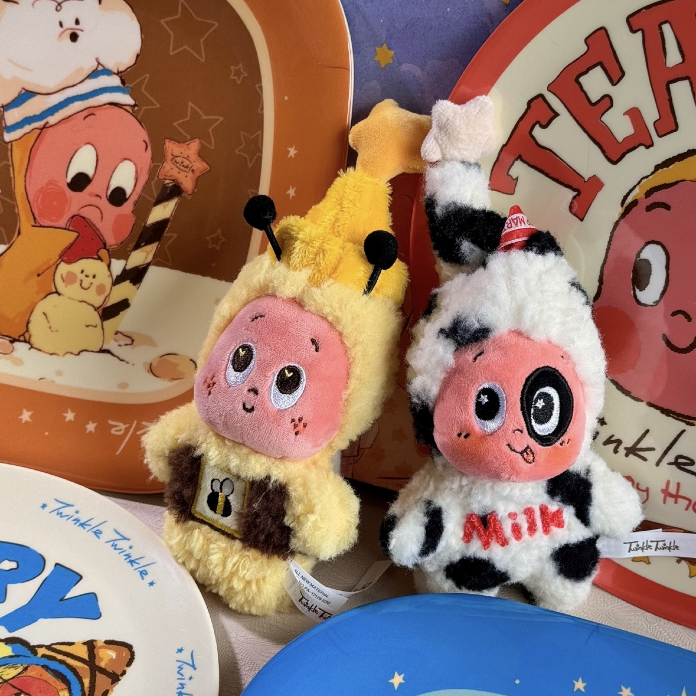 星星人新品✨蜜蜂、牛奶小丁掛件 吊卡  歡迎來到月球表面系列