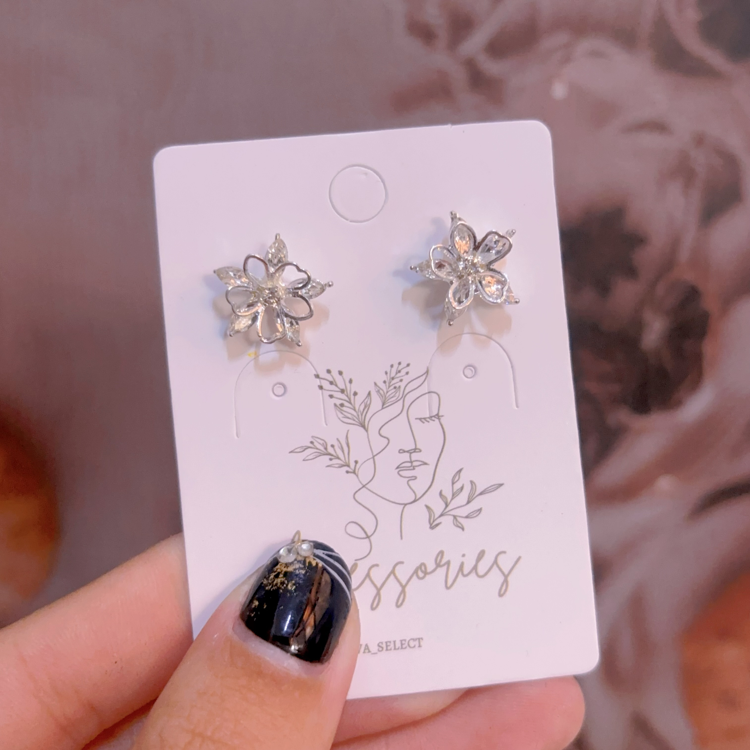 銀色花花貼耳耳環