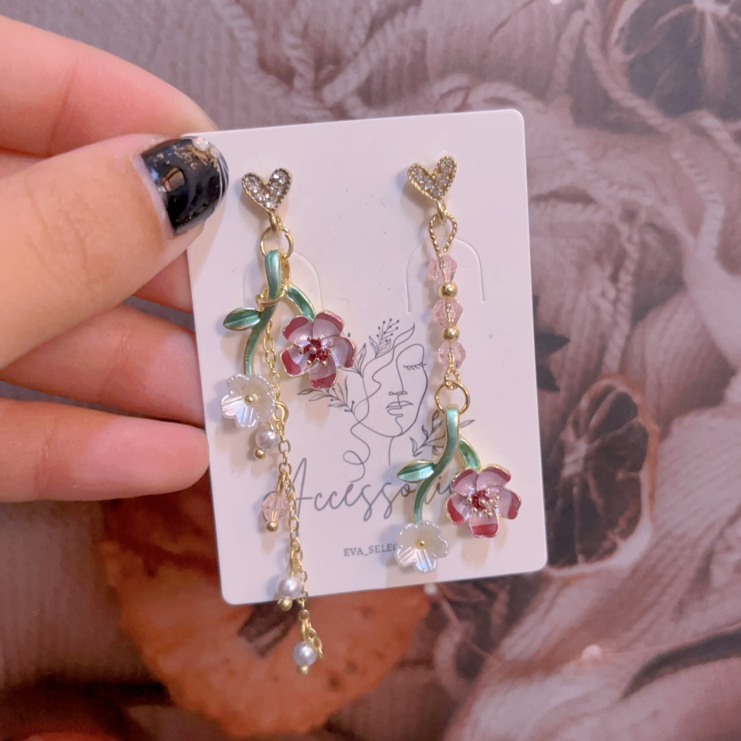 不對稱花朵耳環