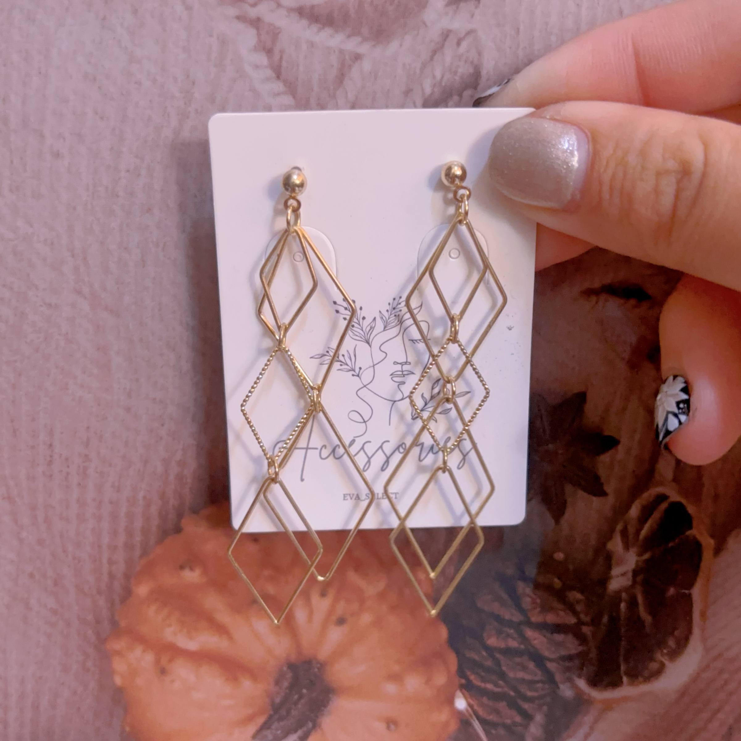 菱形流蘇耳環-金色 修飾臉形首選❤️