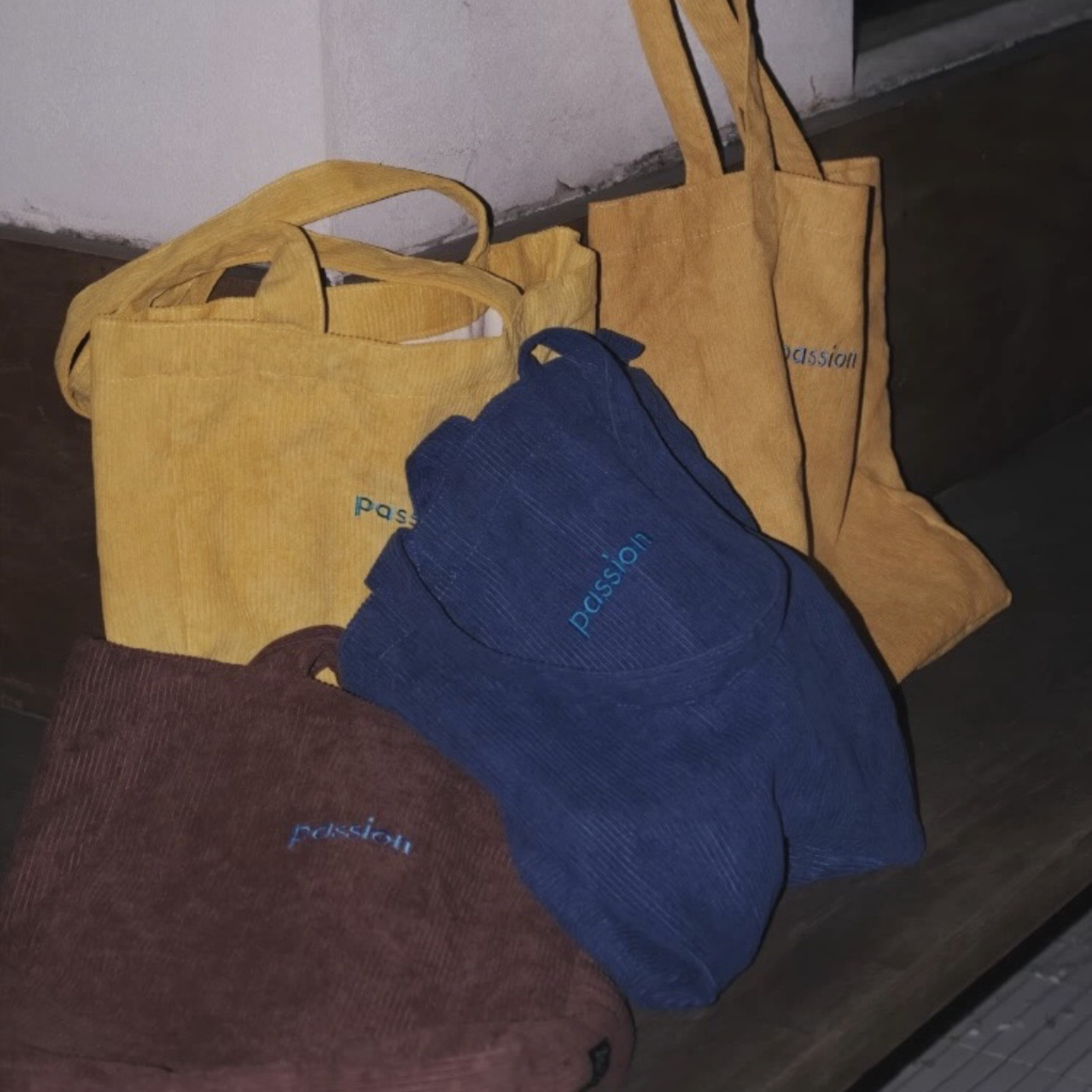 大容量燈芯絨包