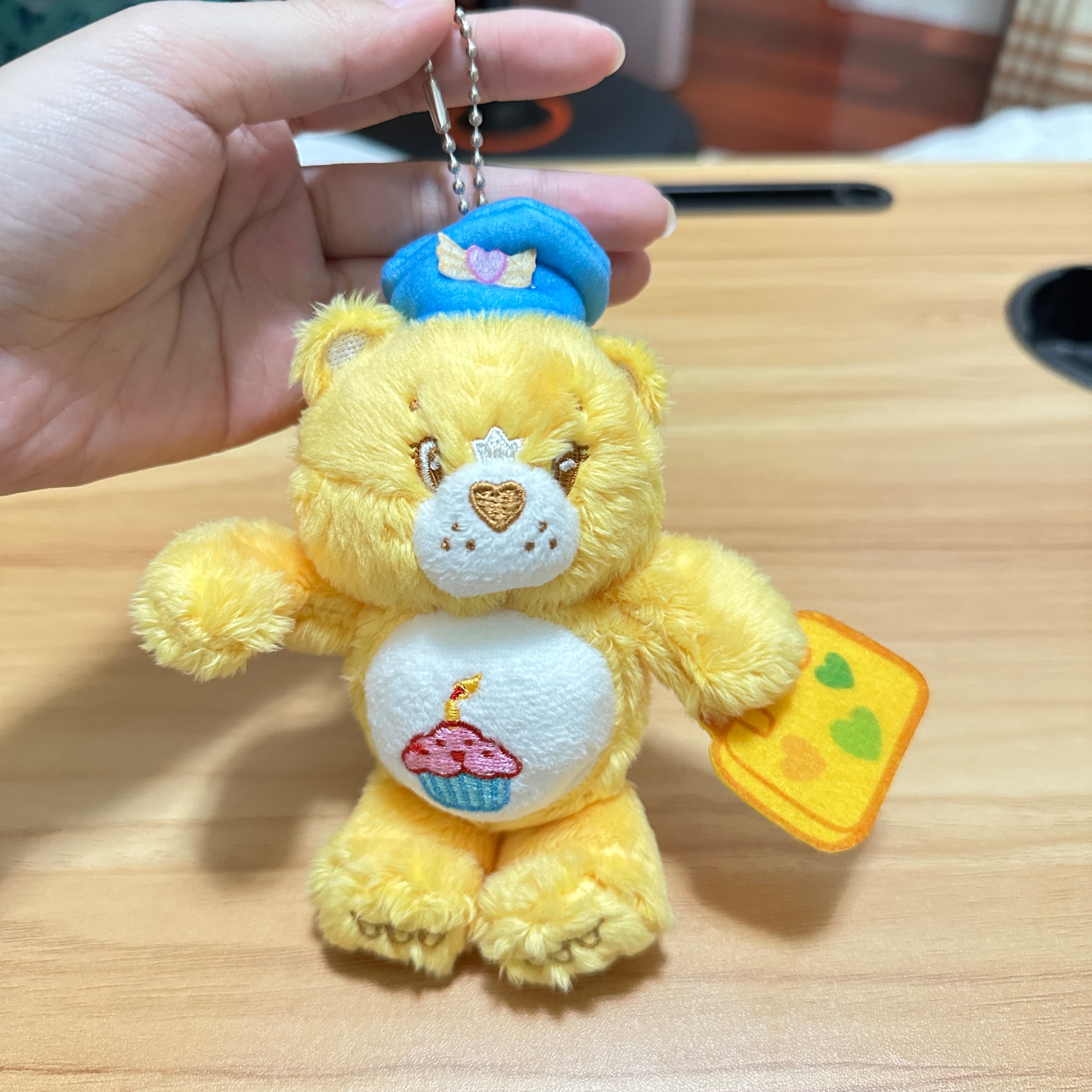 行李彩虹熊吊飾