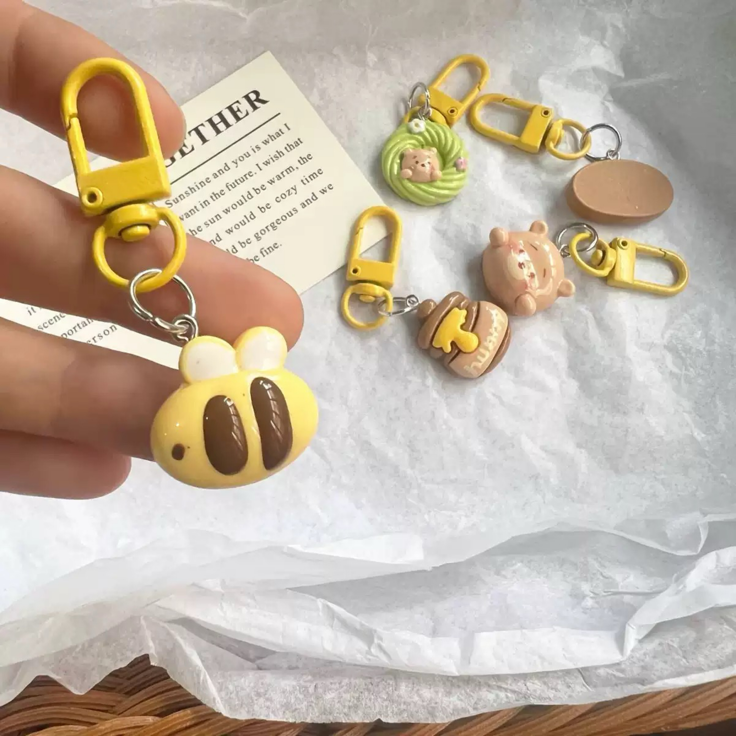 午茶時光 ✨ 百畝森林系列：立體浮雕鑰匙掛飾