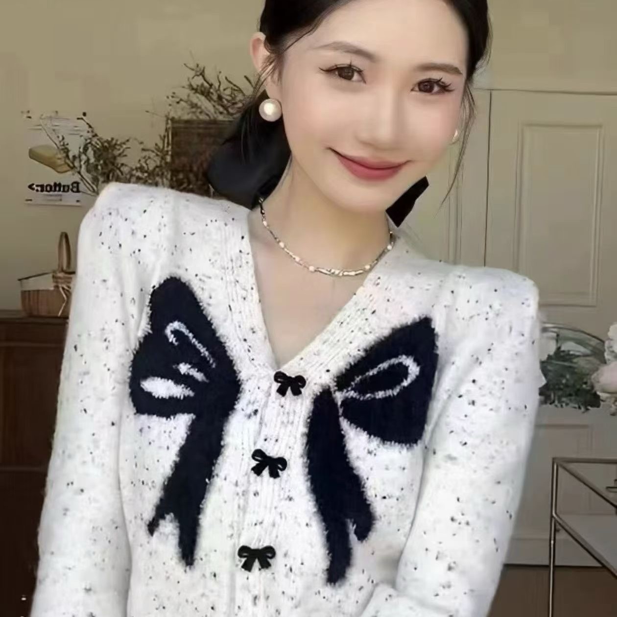 韓系甜美風 V領蝴蝶結針織開衫上衣 荷葉邊長裙（兩件套） 白、粉