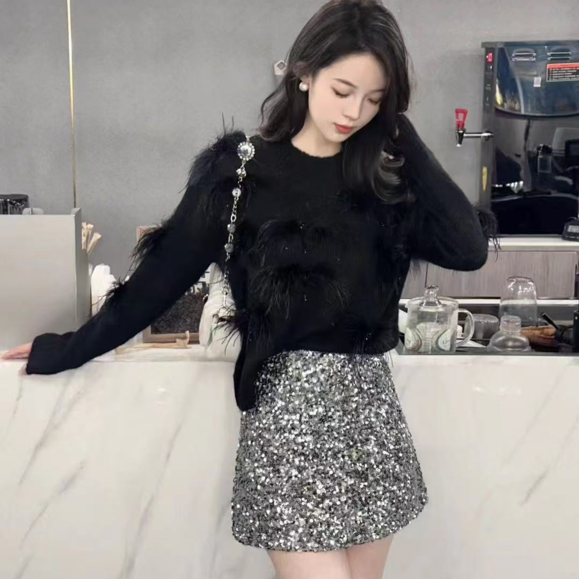 韓系酷辣風 重工亮片高腰修身半身A字短裙 銀、黑 
