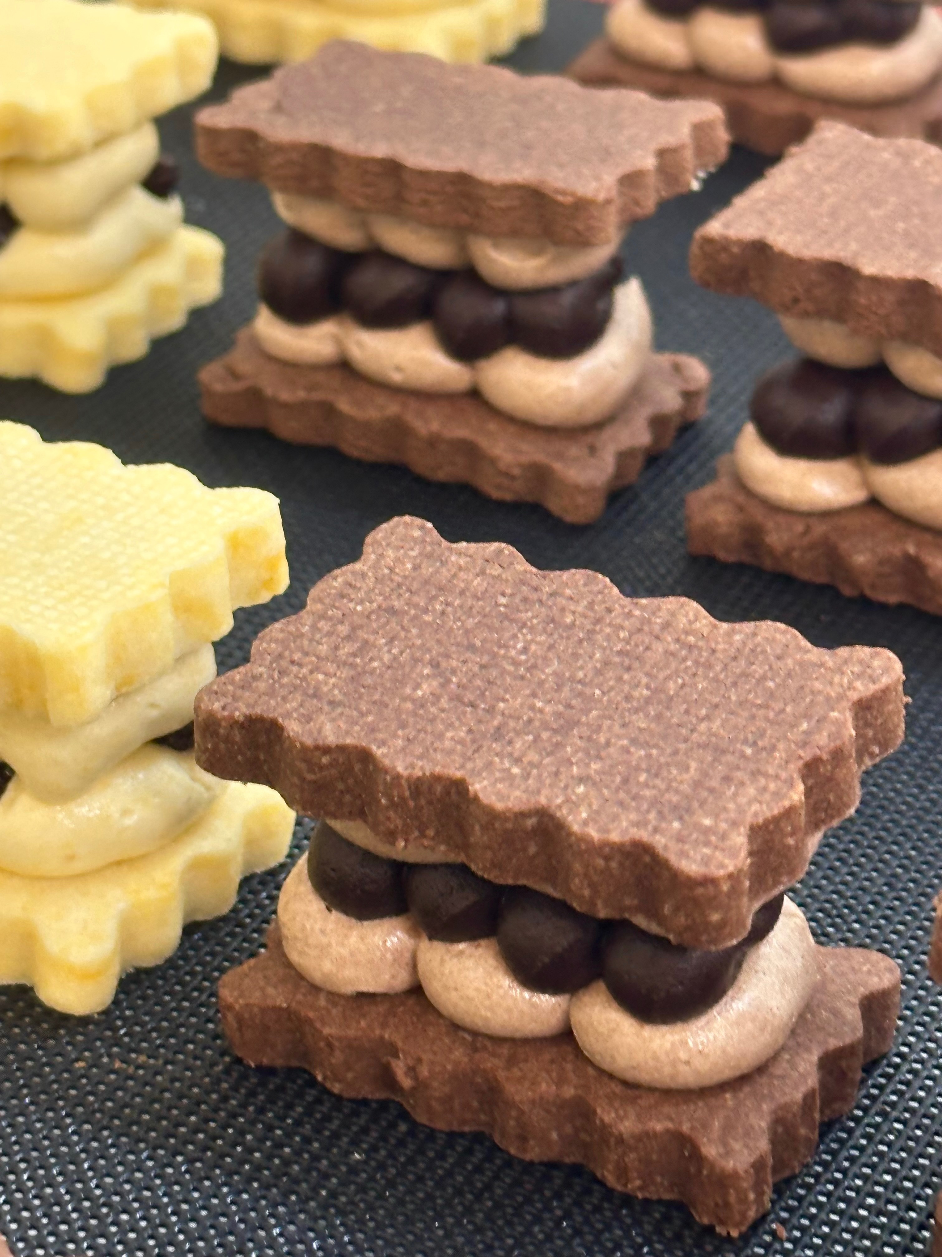 生巧克力夾心餅乾