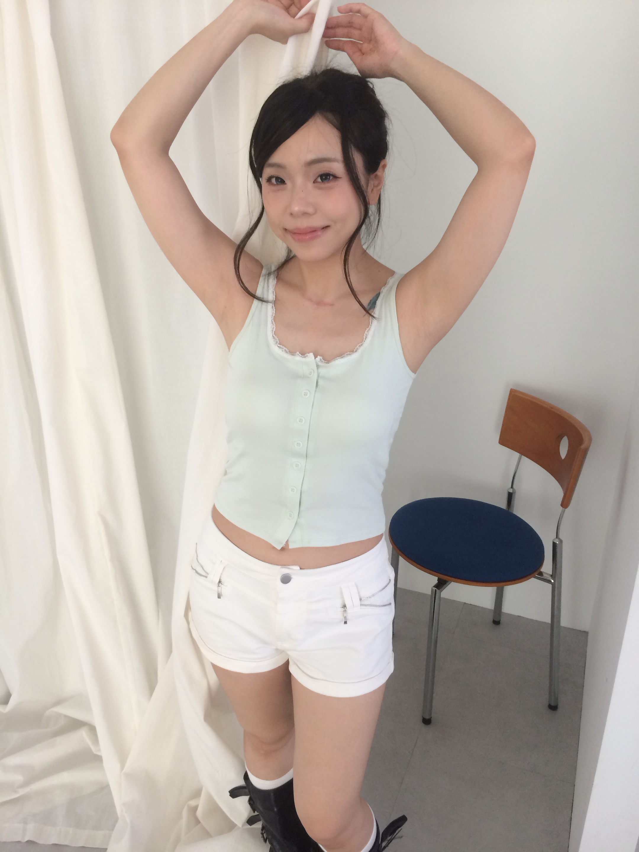 自留✦ 排扣蕾絲自帶胸墊背心（2色）