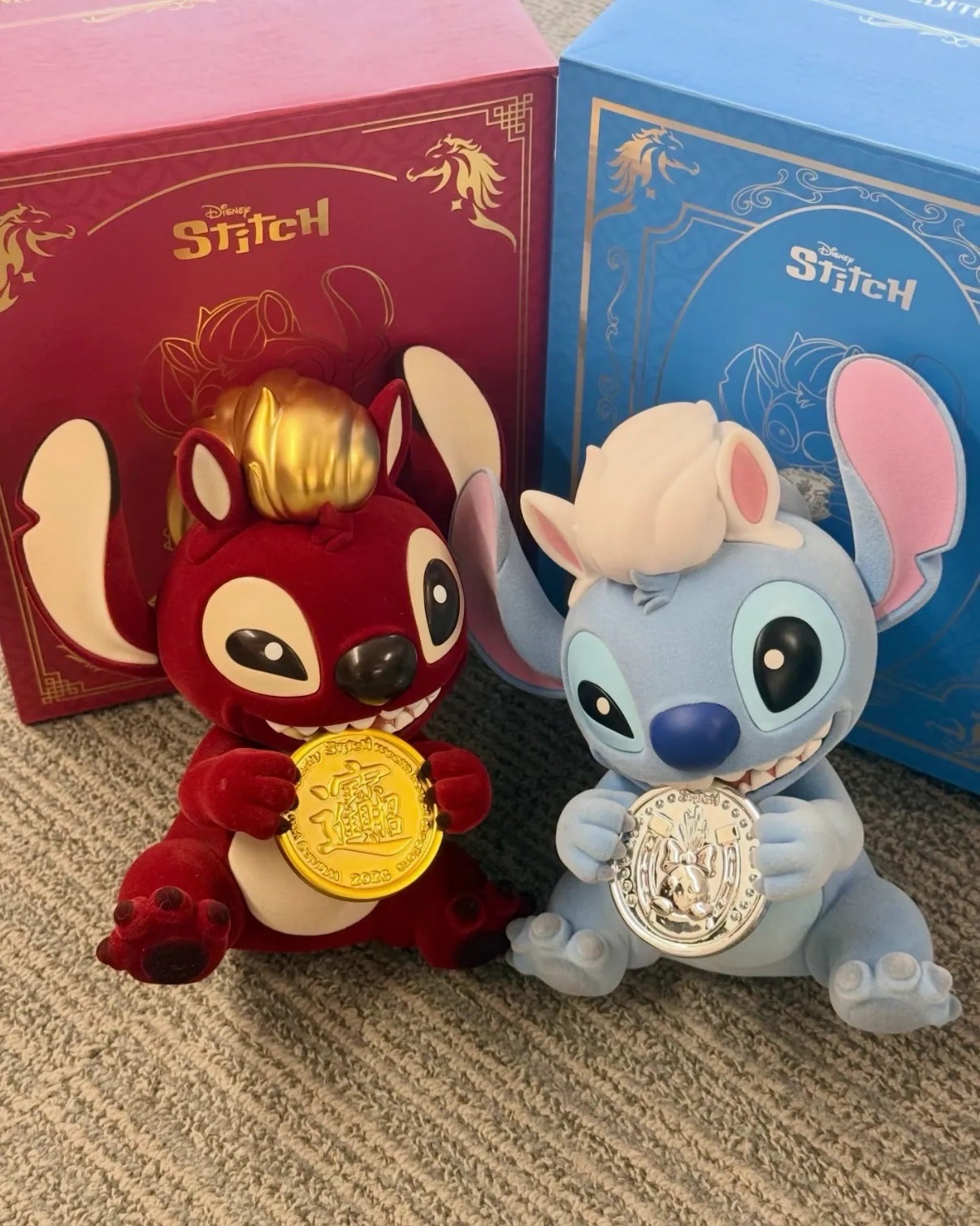 《正版預購》Disney 史迪奇 馬年限定 福馬盈金公仔