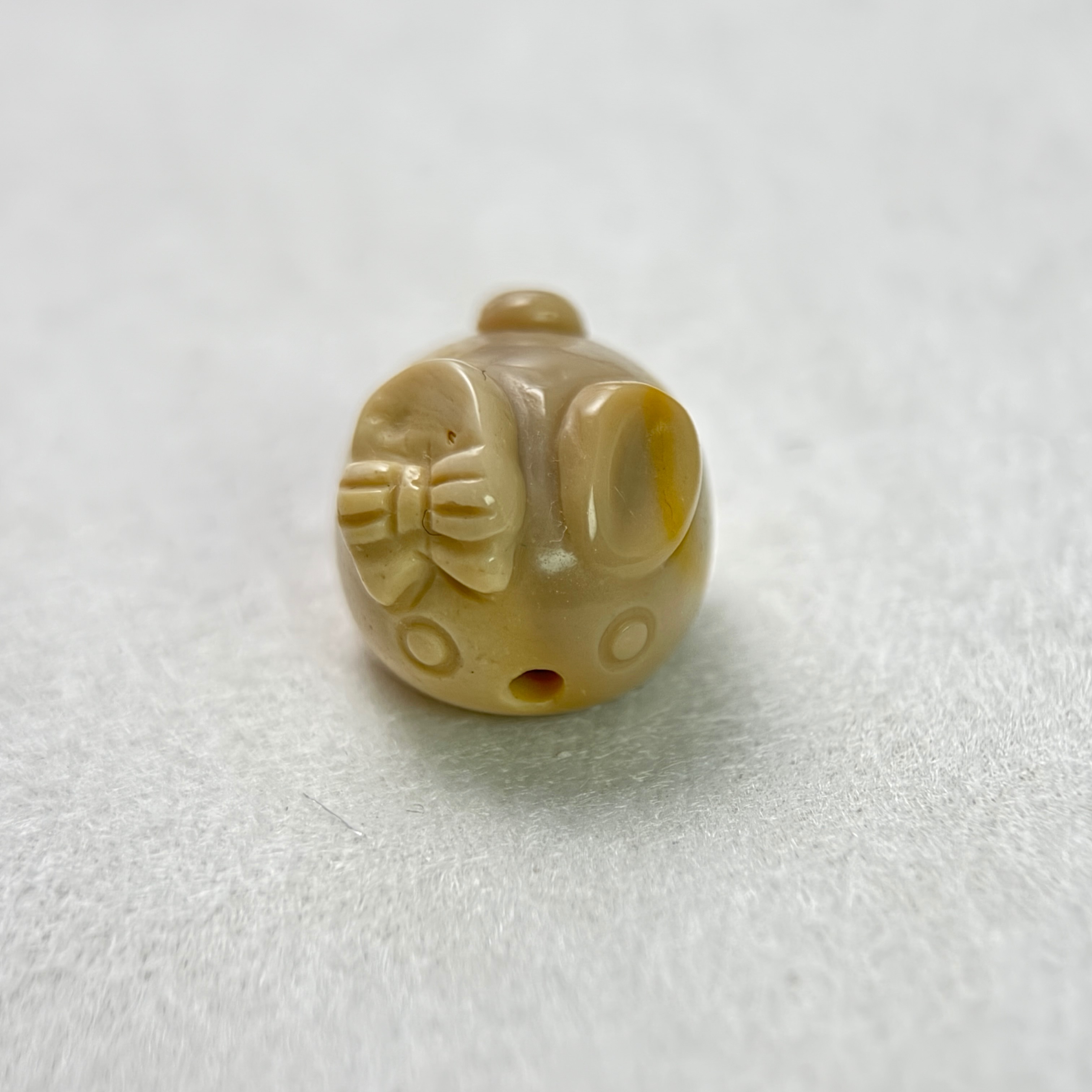 阿拉善雕件 兔子（微瑕疵）