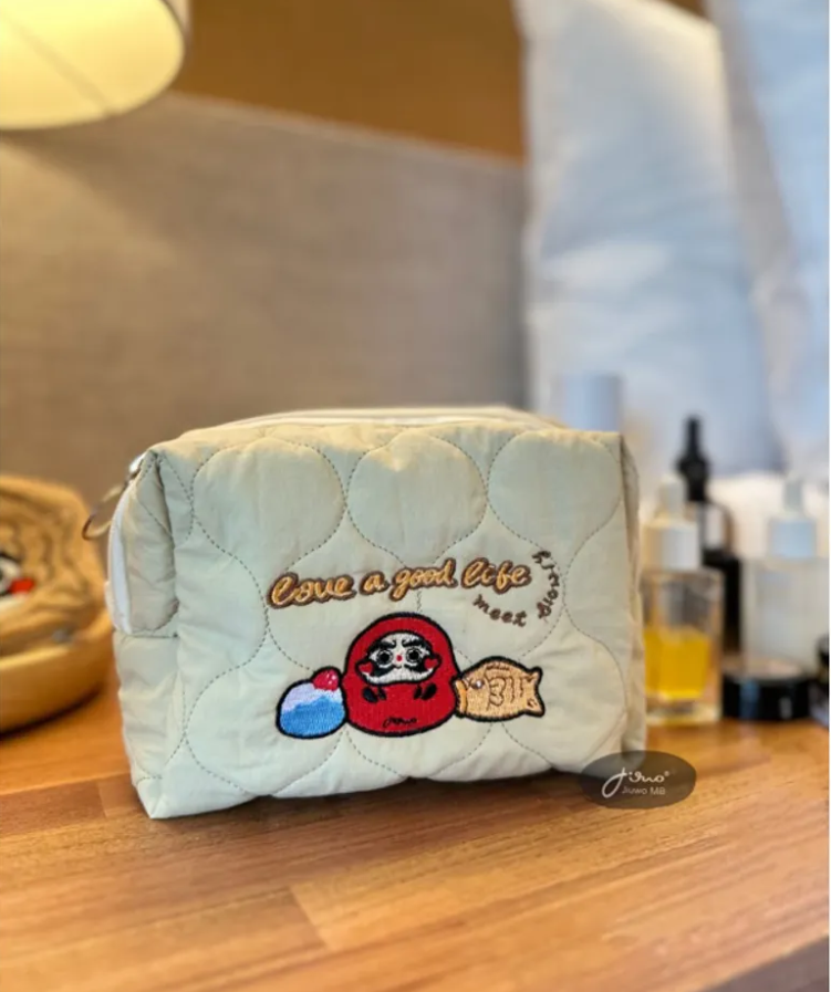 酒窩麵包｜達摩福神 棉花糖雲朵化妝包 保養品包 隨身小物包