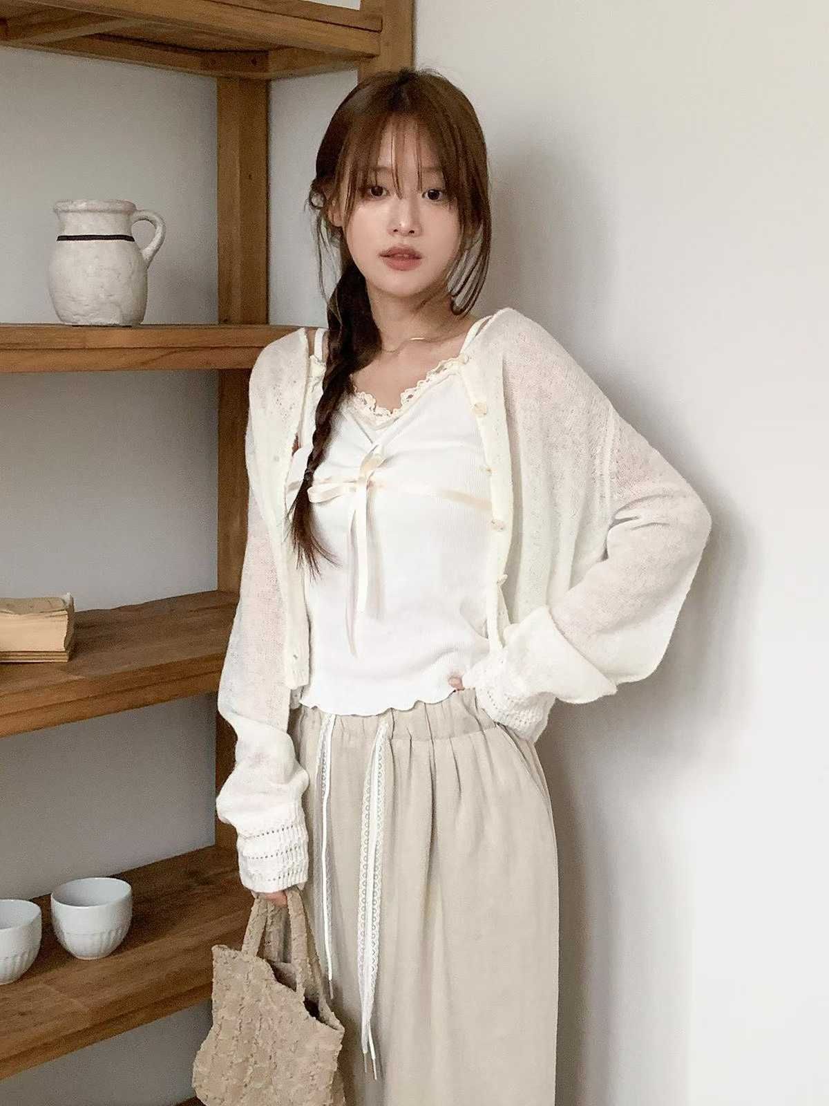 🏷ʏᴜɴᴀ’s ·正韓代購🇰🇷柔霧蕾語🪞蕾絲蝴蝶結設計感螺紋吊帶背心