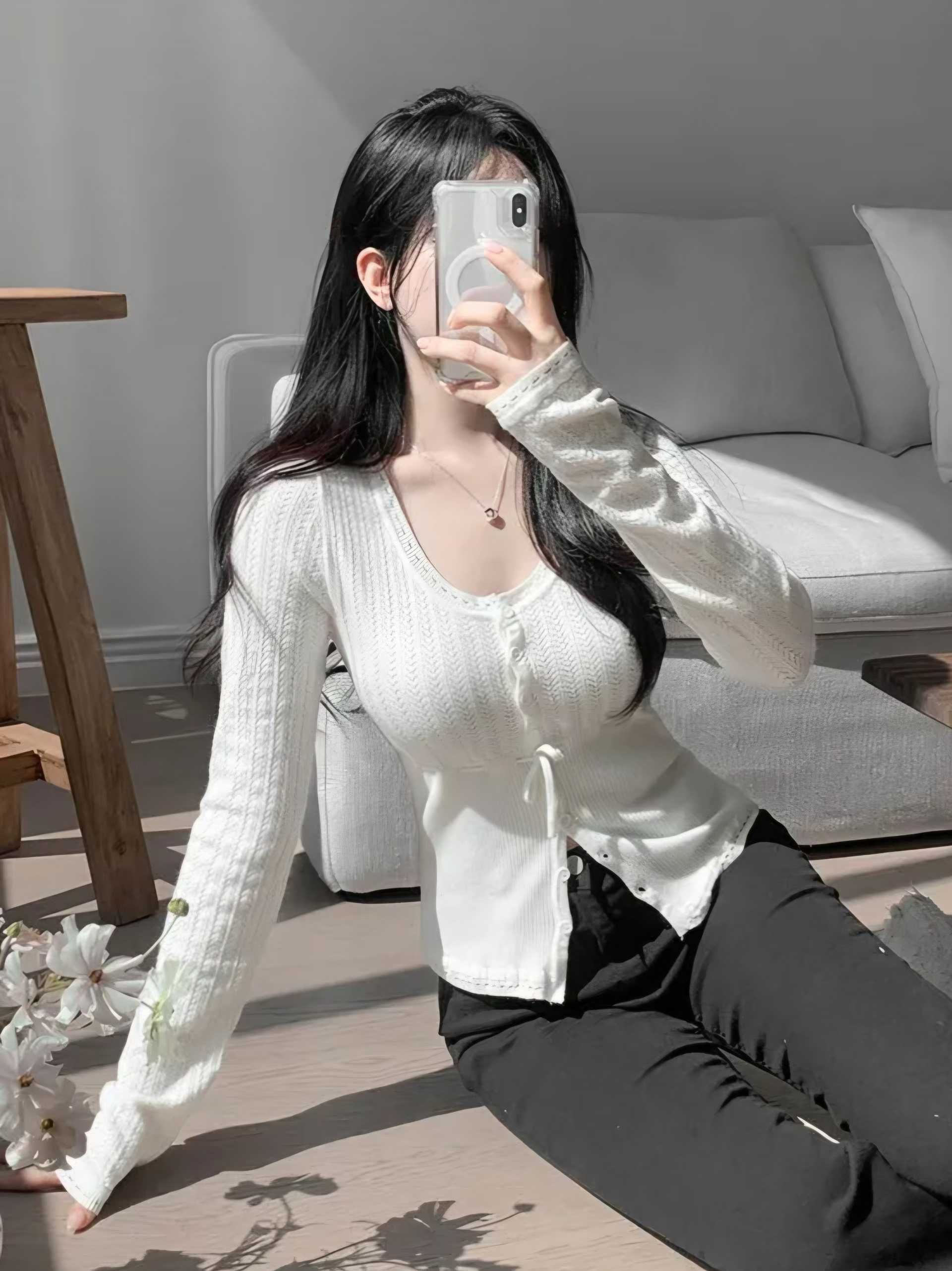 ʏᴜɴᴀ’s ·正韓代購🇰🇷細影收腰🪞排釦綁帶針織長袖上衣