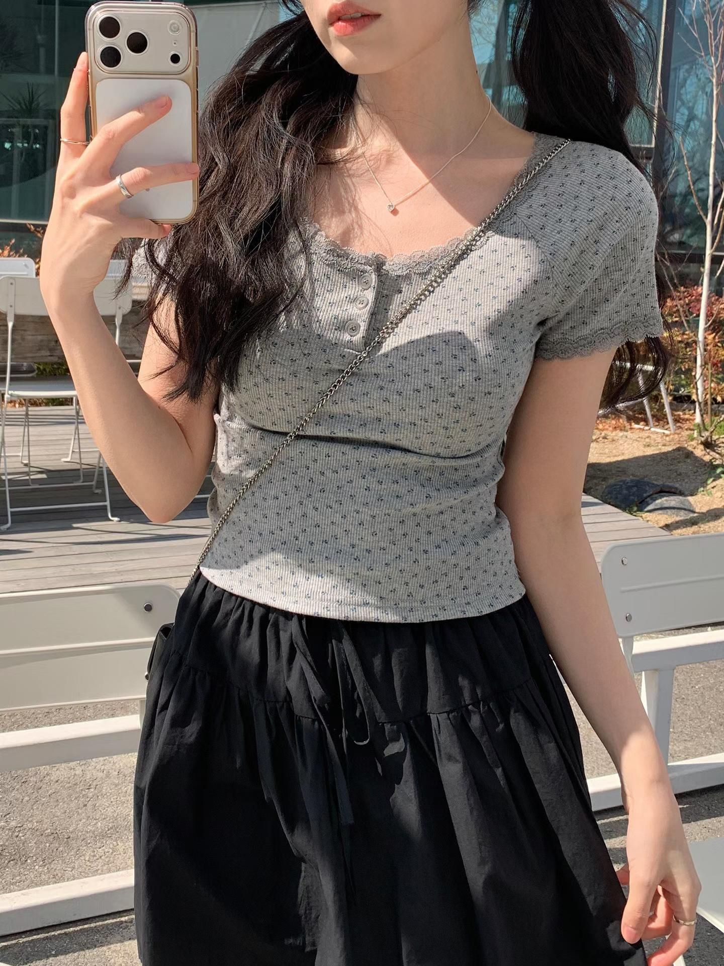 正韓代購🇰🇷小點日常🥀花邊碎花短袖上衣