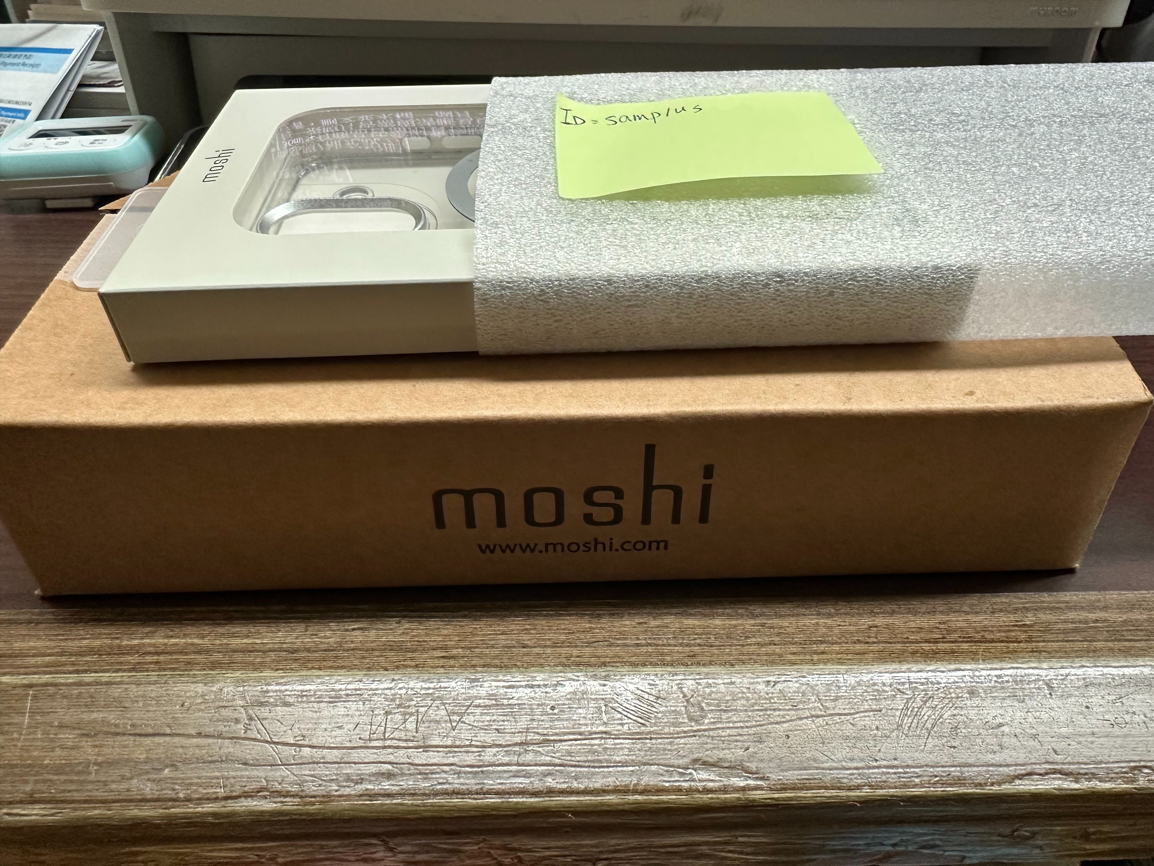 全新 Moshi iGlaze for iphone17-Luna Silver