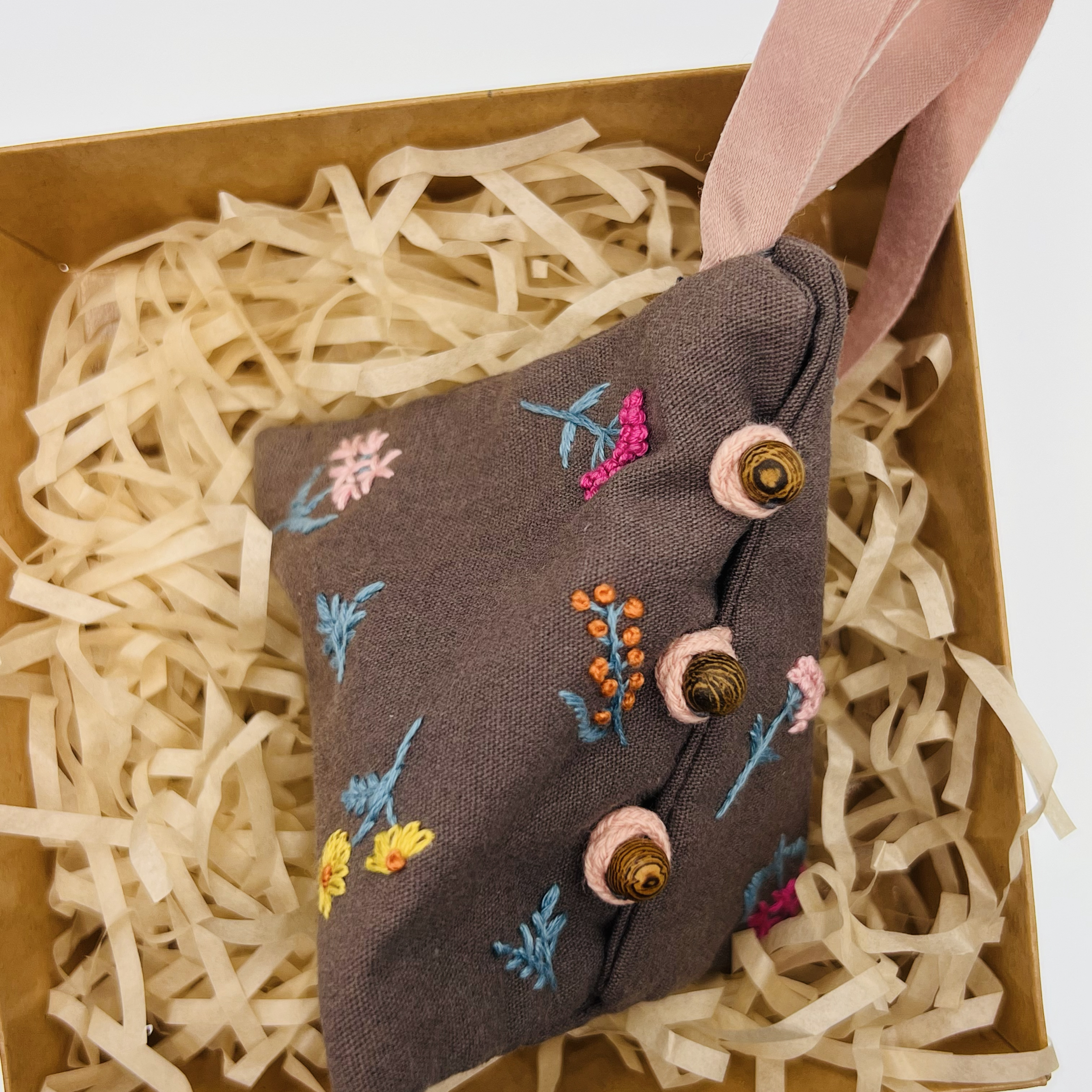 🎀ChiFLeur綺花手作🌸刺繡🪡-🎋端午節香包-大棕子-棕色‼️‼️‼️刺繡和珠繡類的商品大都只有一個喲‼️