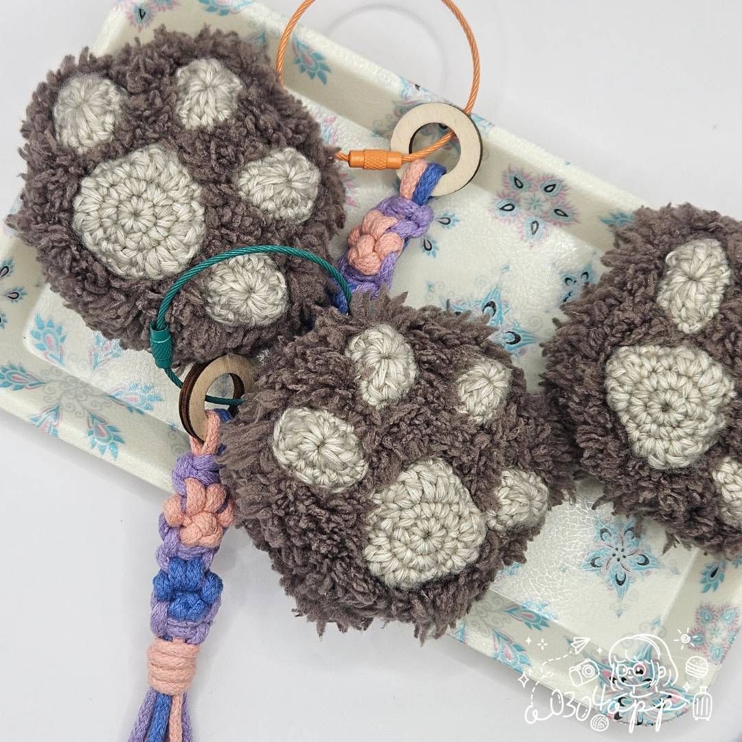 療癒貓掌手作編織吊飾｜毛絨肉球鑰匙圈｜手工鉤織包包掛飾｜送禮首選