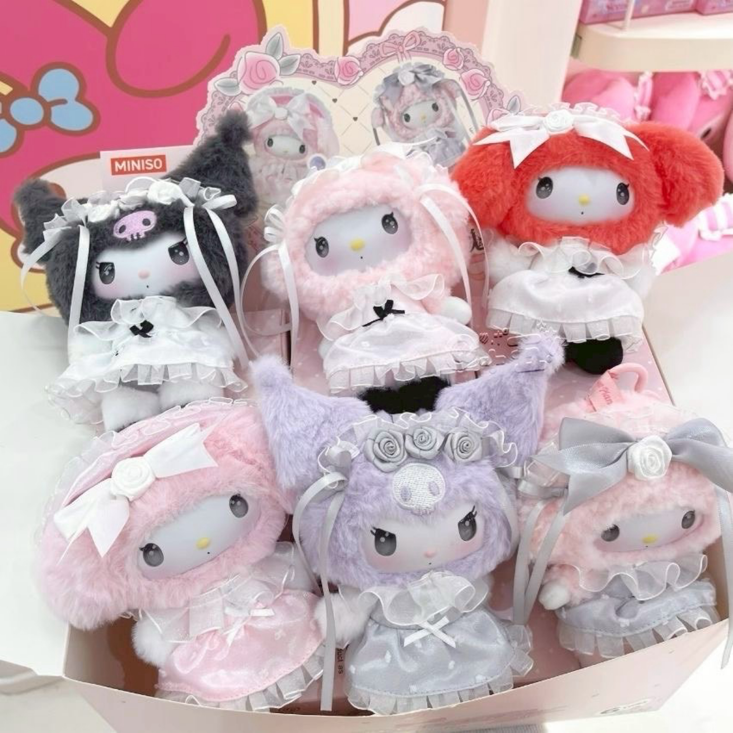 MINISO三麗鷗玫瑰園綺夢系列