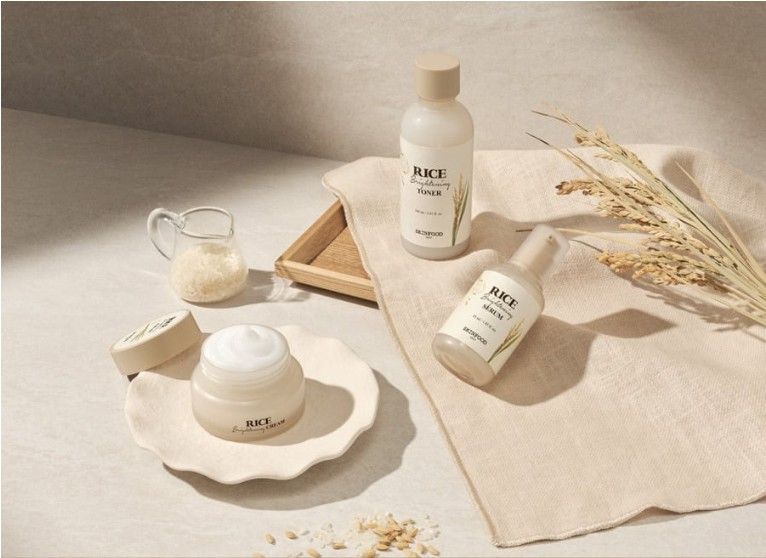 SKINFOOD大米亮白系列 爽膚水/乳霜
