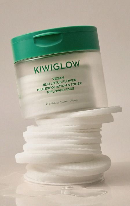 韓國熱銷Kiwiglow VEGAN 濟州蓮花溫和去角質和爽膚水 （250ml/70片）