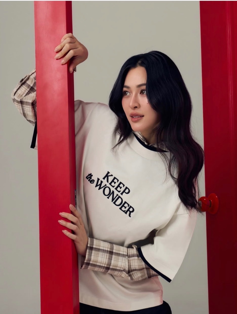 S號Keep the Wonder Layered Tee Oat Milk S