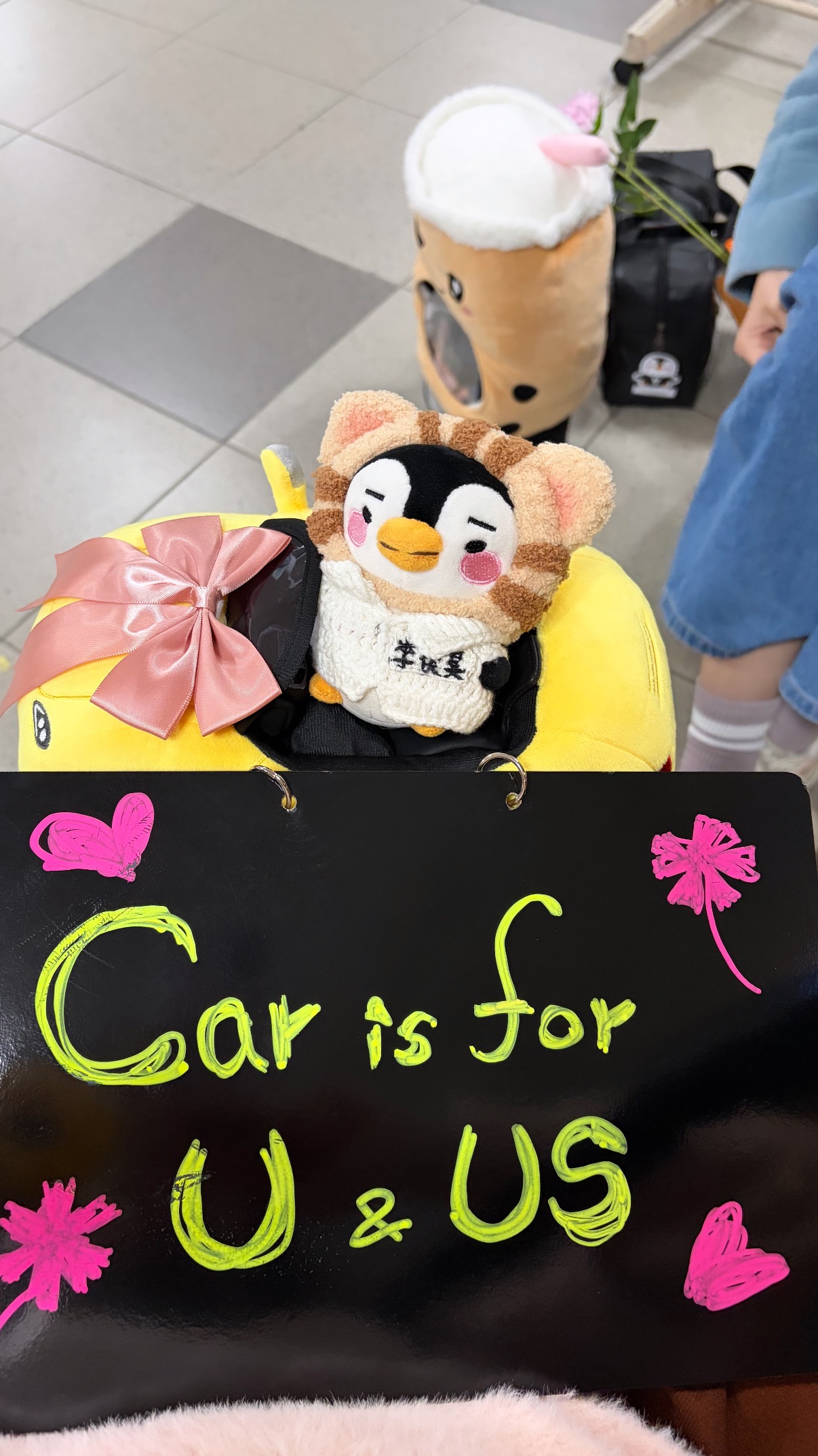 優惠活動的黃色小車