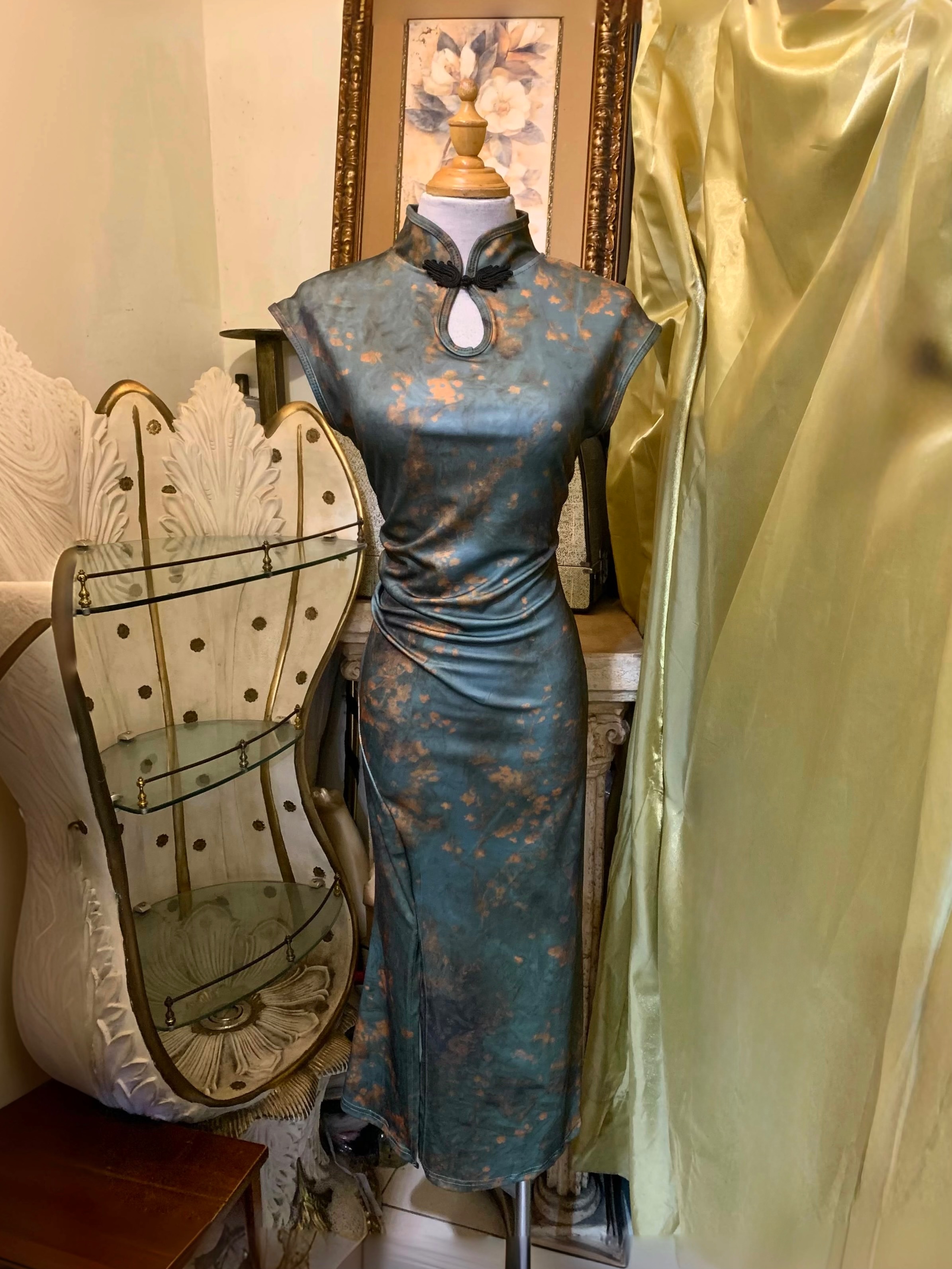 彈力印花腰間抓皺魚尾旗袍