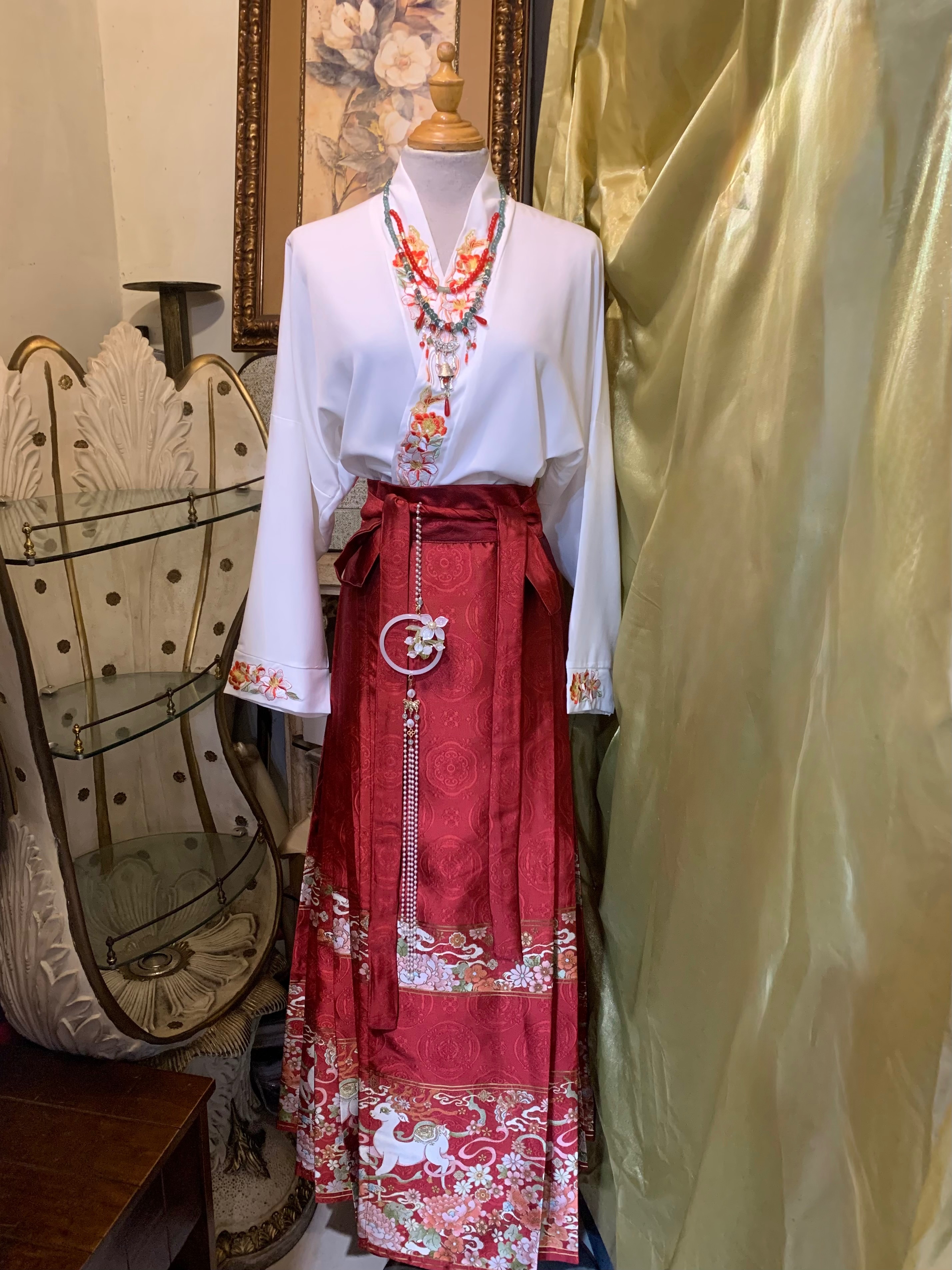 滿織緹花織金可愛靈鹿馬面裙套裝