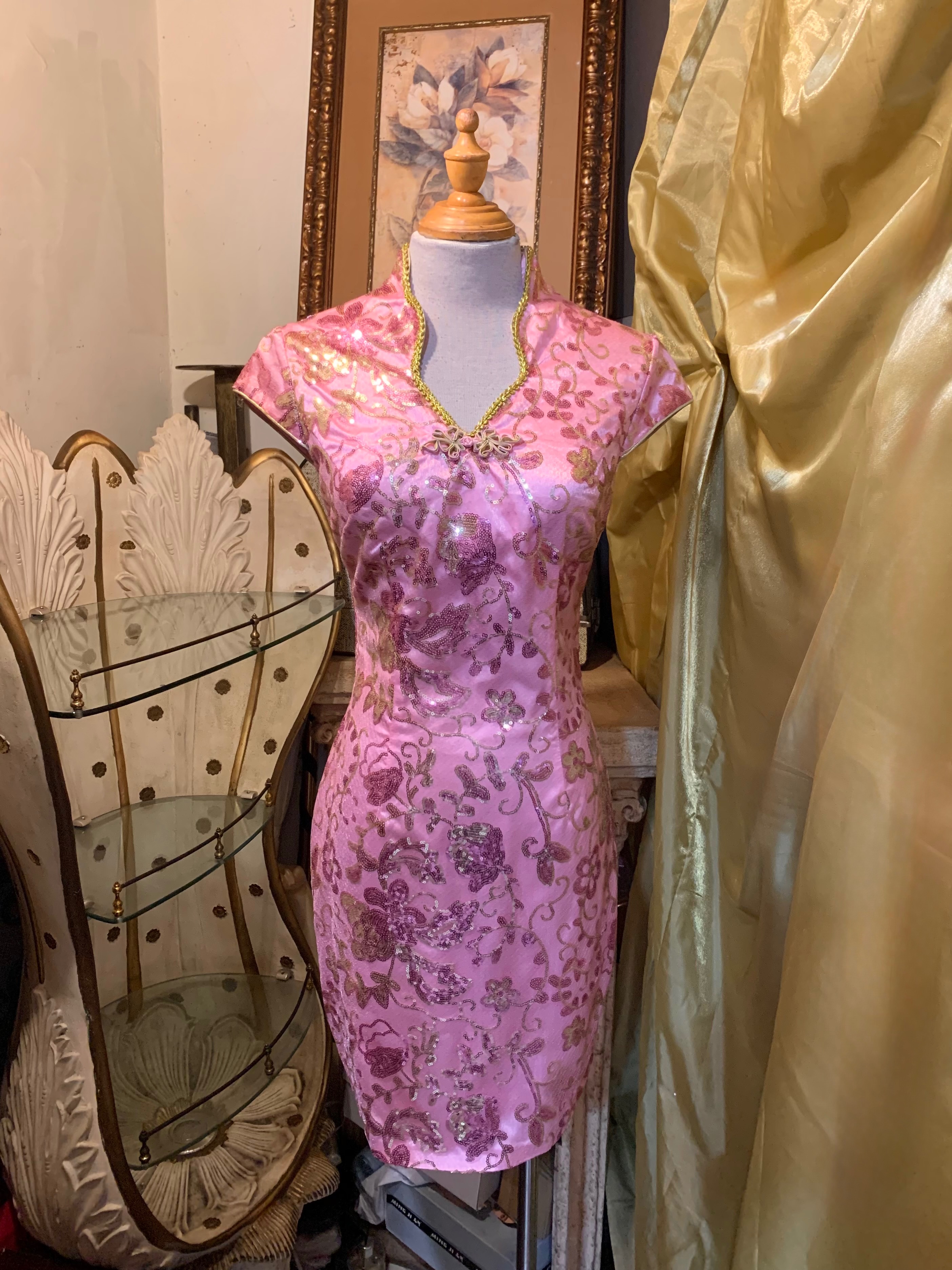 網紗亮片領口金色花邊造型旗袍