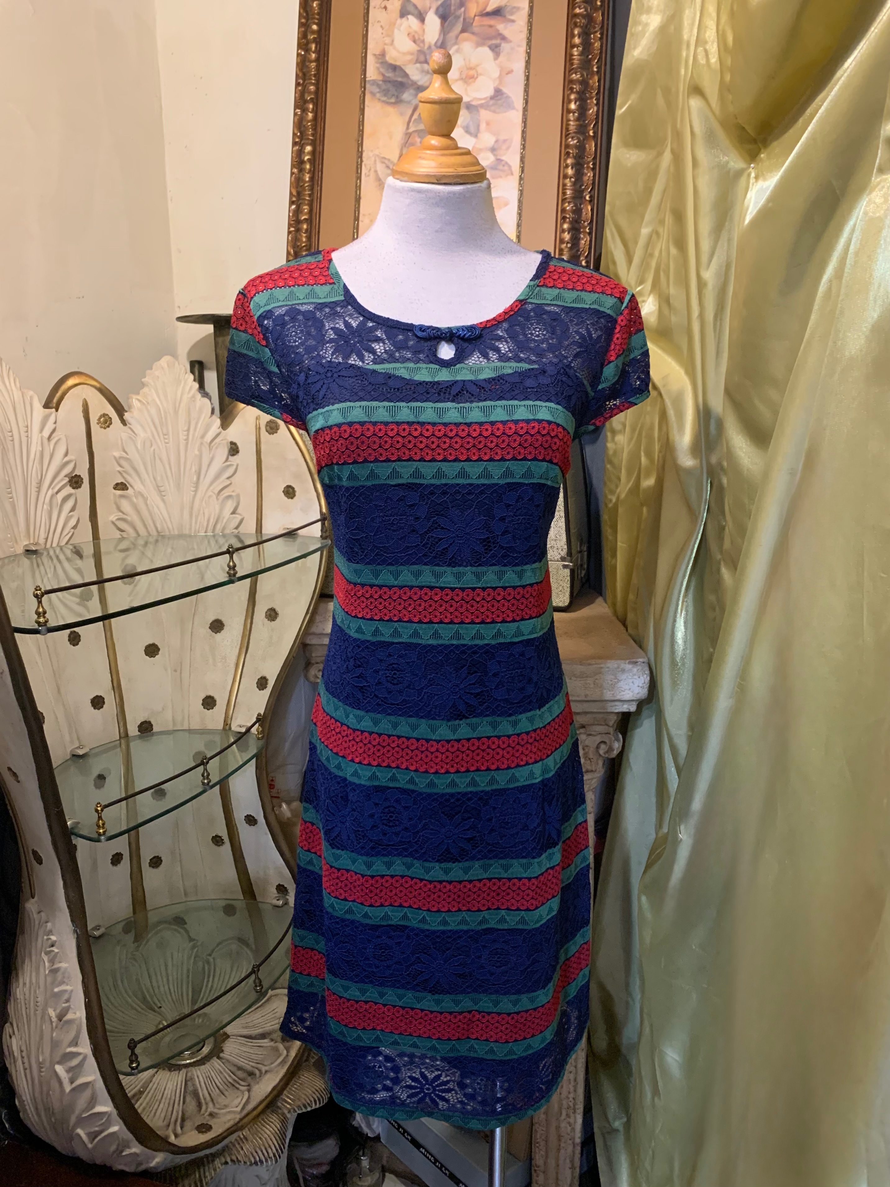 大尺碼 蕾絲圓領旗袍洋裝