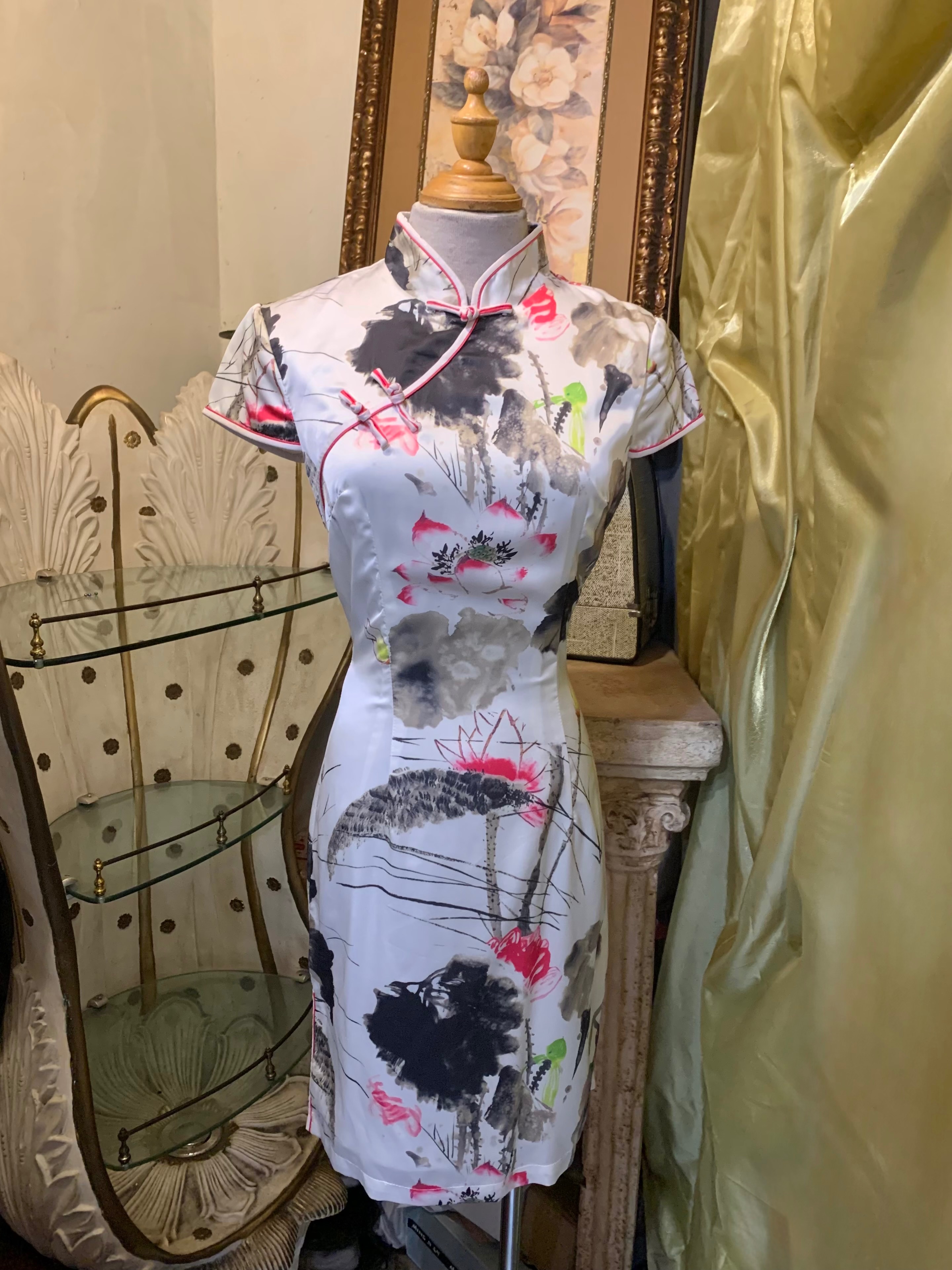 仿絲緞面印花旗袍