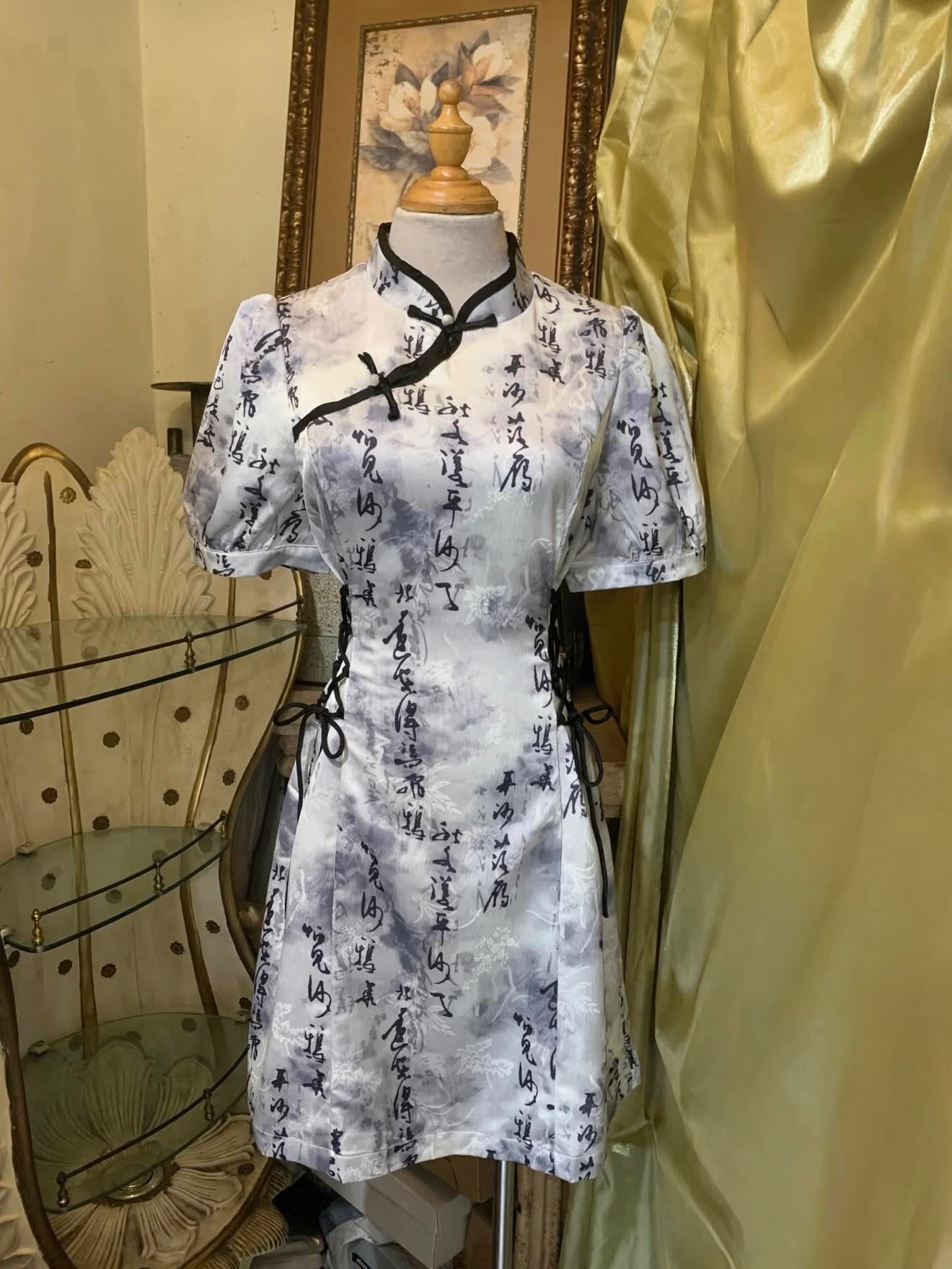 暗紋水墨綁帶泡泡袖旗袍洋裝